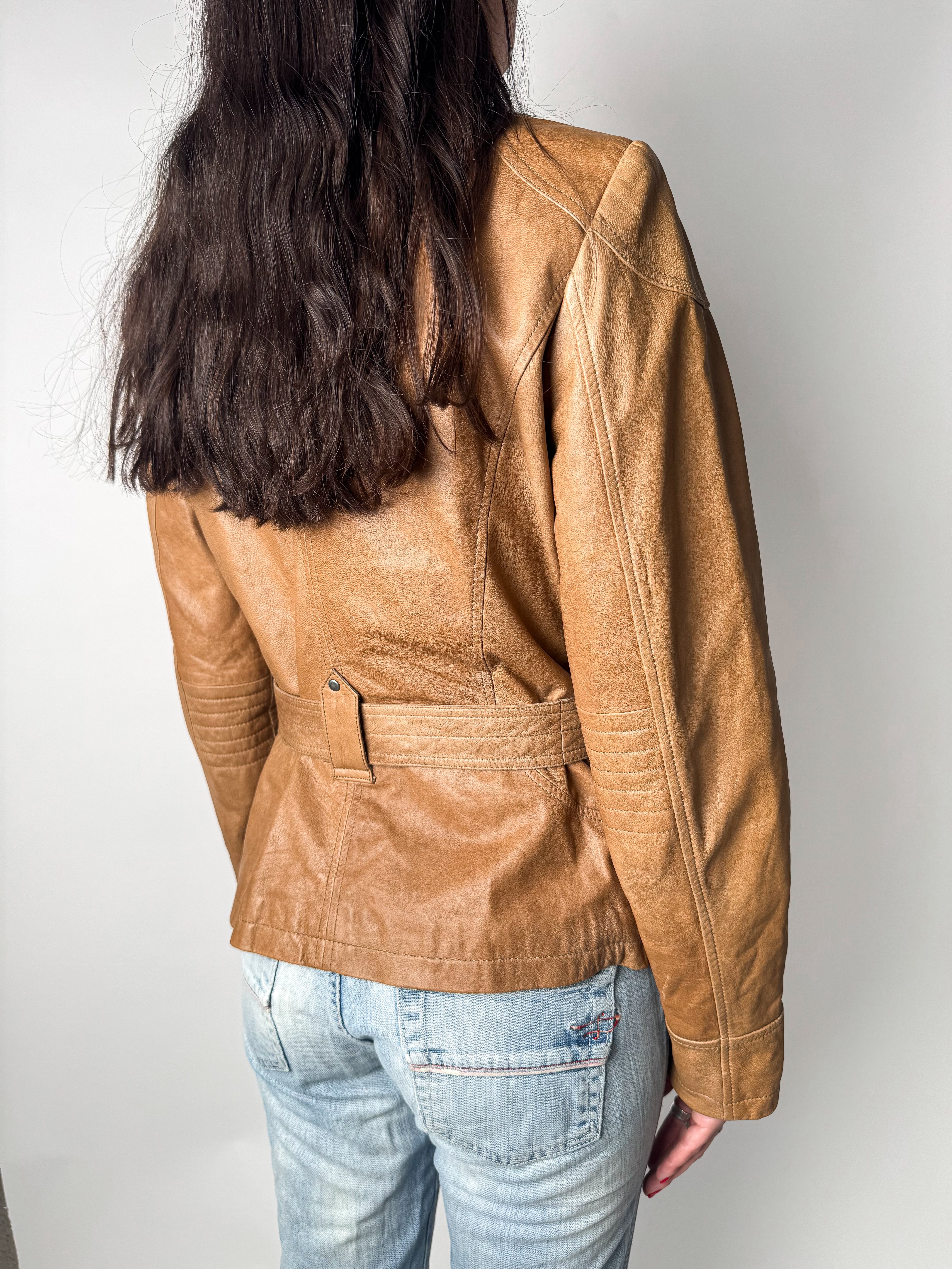 מעיל עור עם חגורה (XS)