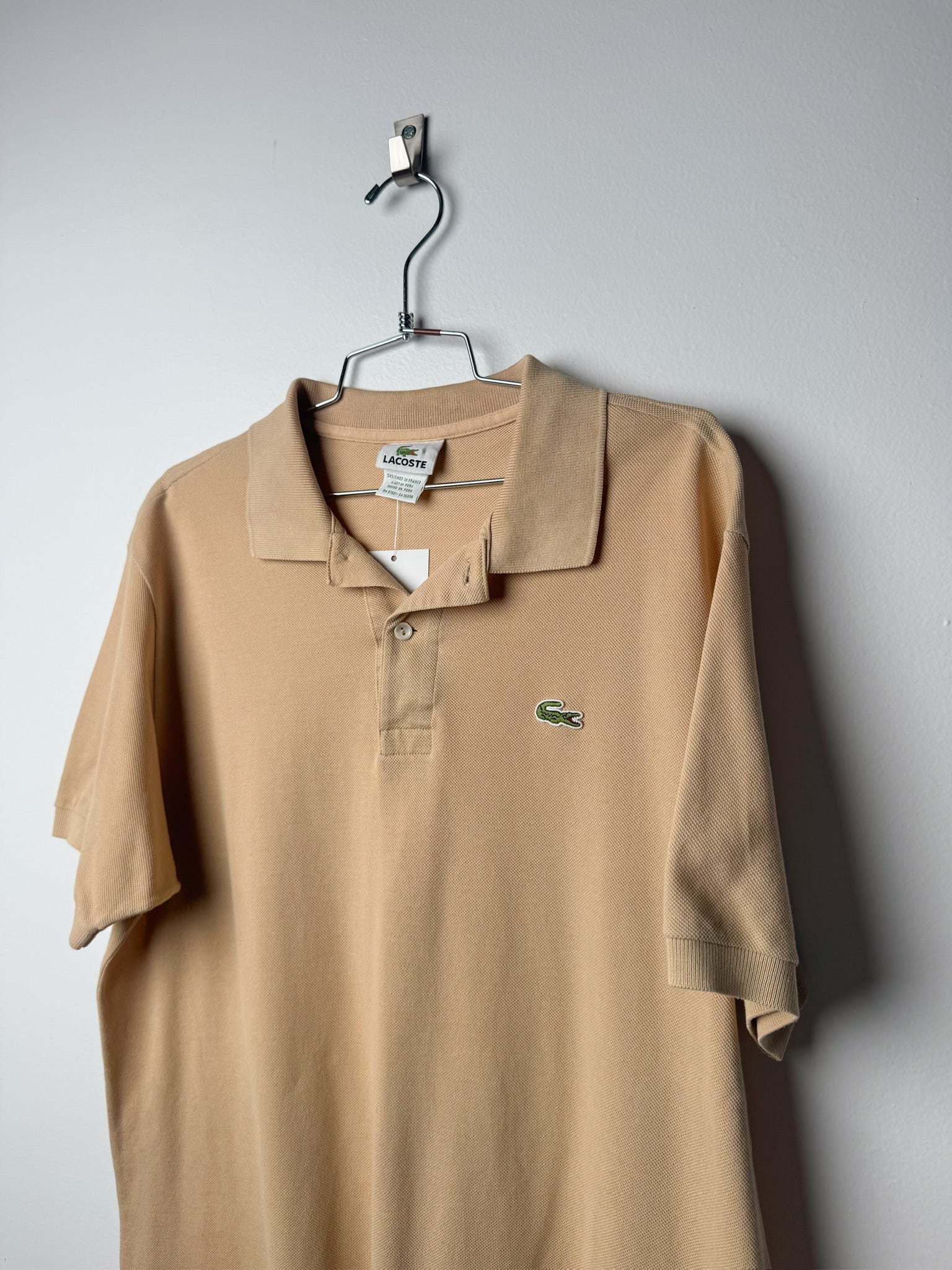 חולצת פולו כותנה בז׳ Lacoste (L)