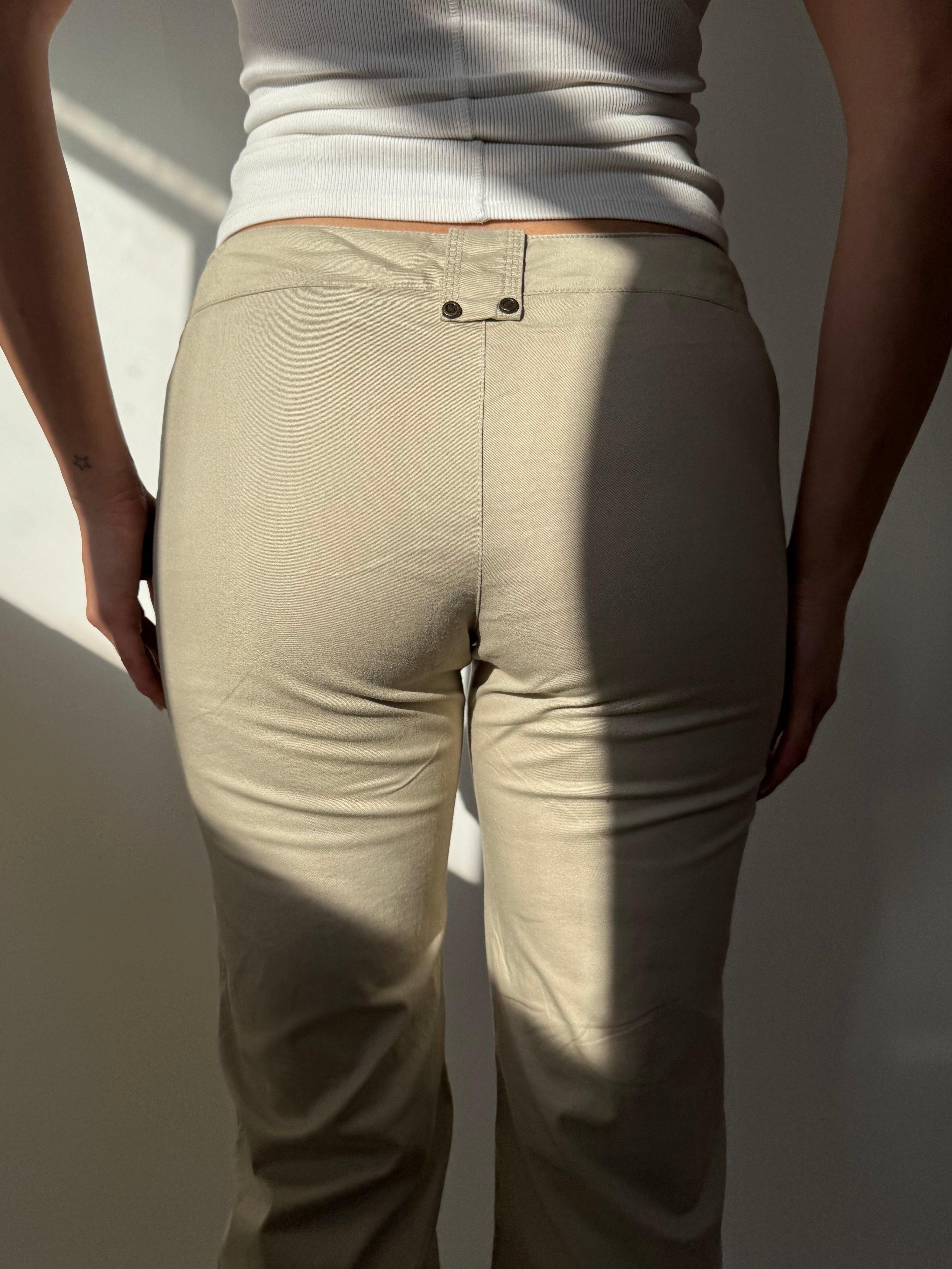 מכנסיים בגזרה מתרחבת (38)