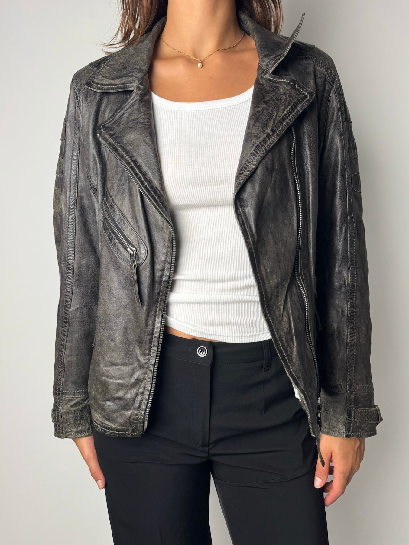 ג׳קט עור בגזרת בייקר (M)