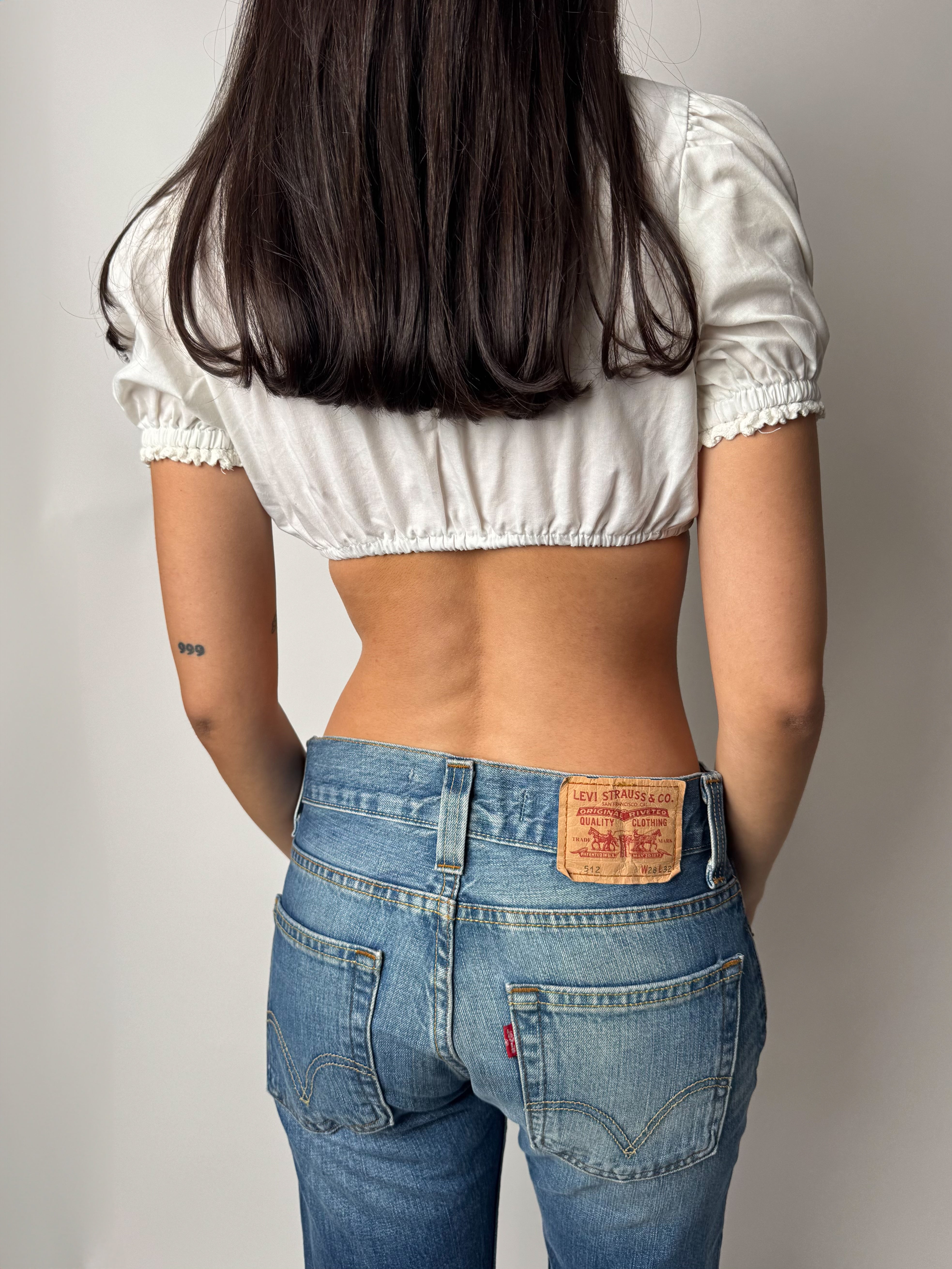 חולצת קרופ בשילוב רקמה (XS)