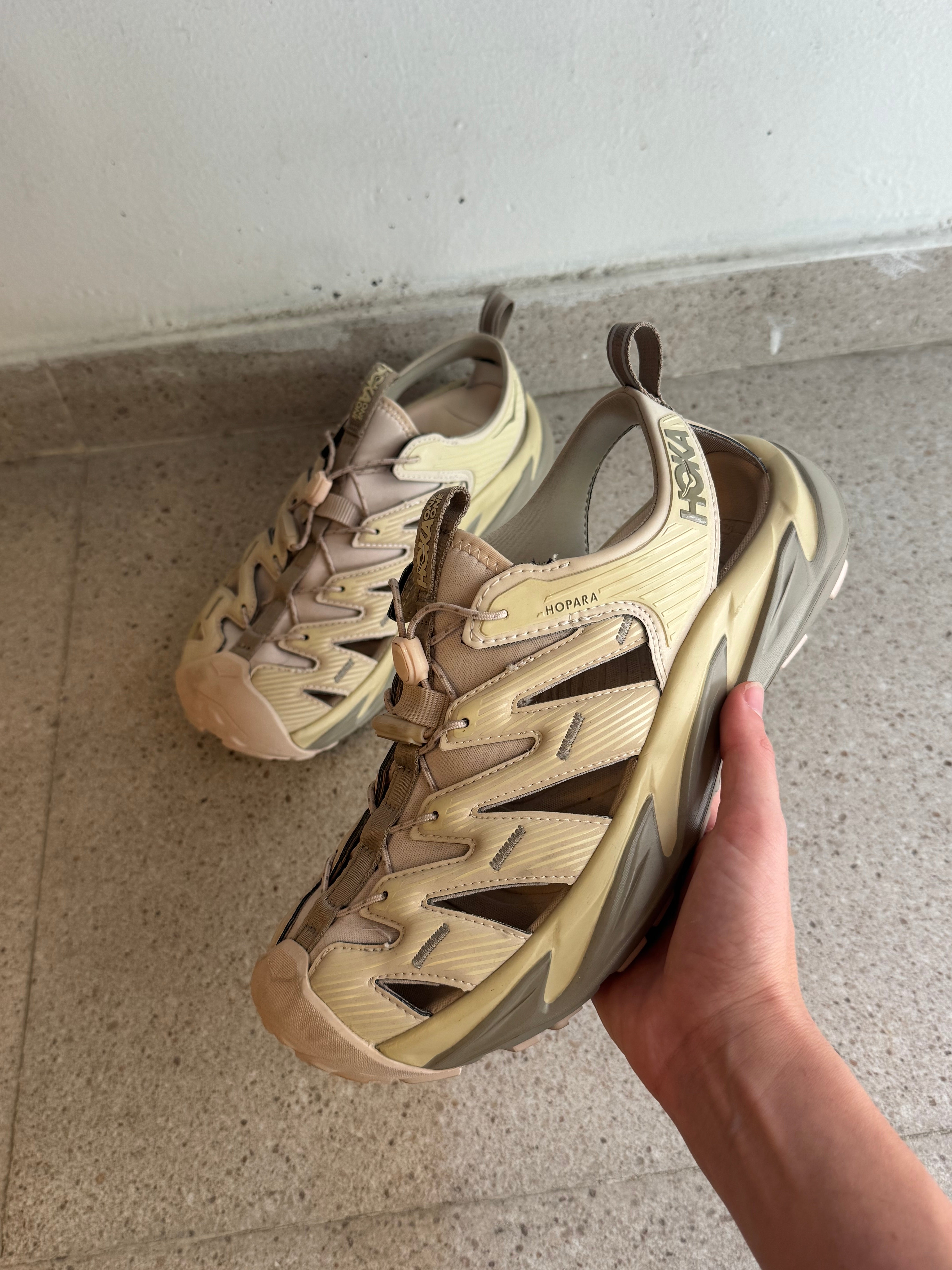 סנדלי סניקרס Hoka (41)