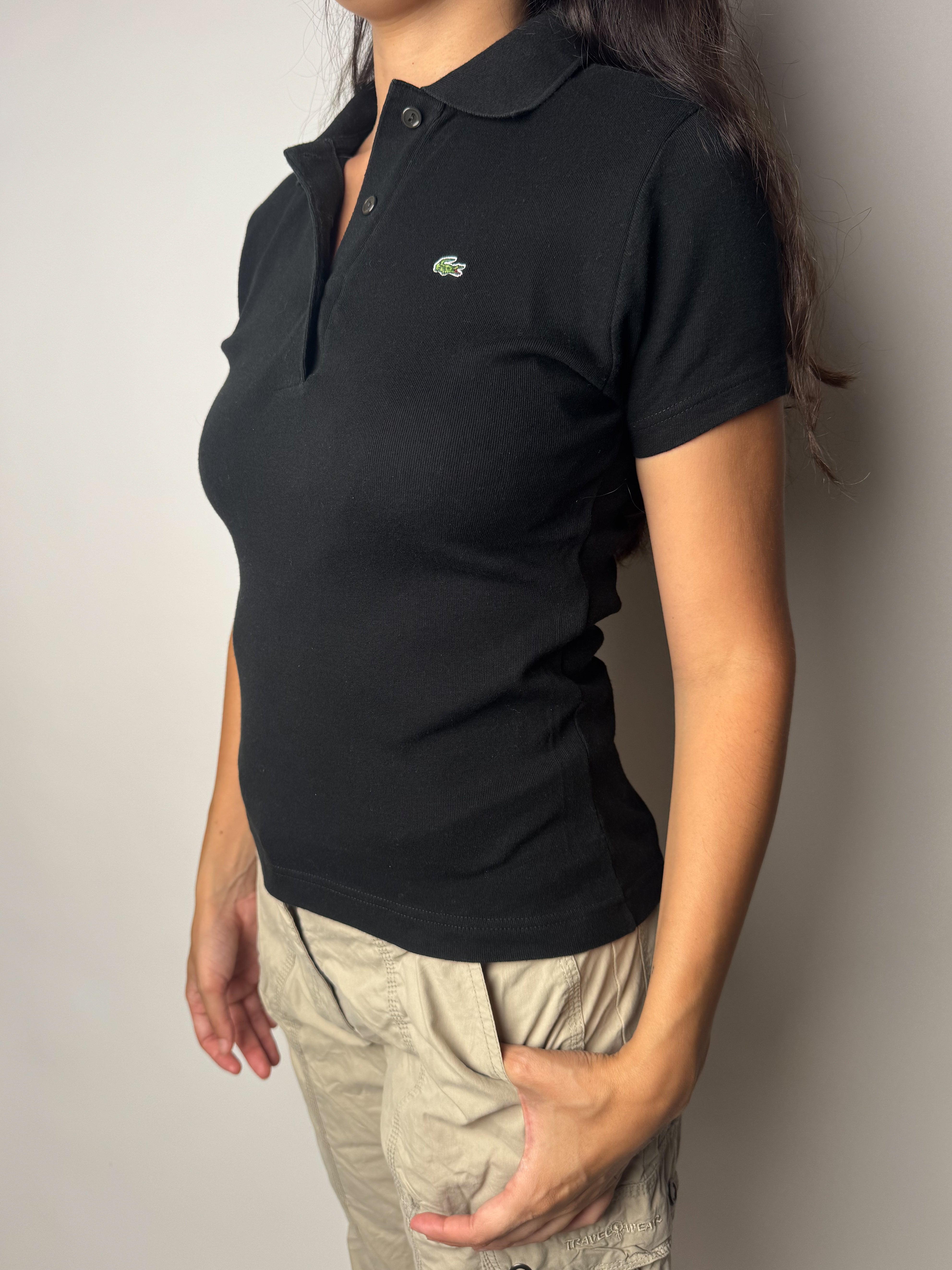 חולצת פולו שחורה Lacoste (M)