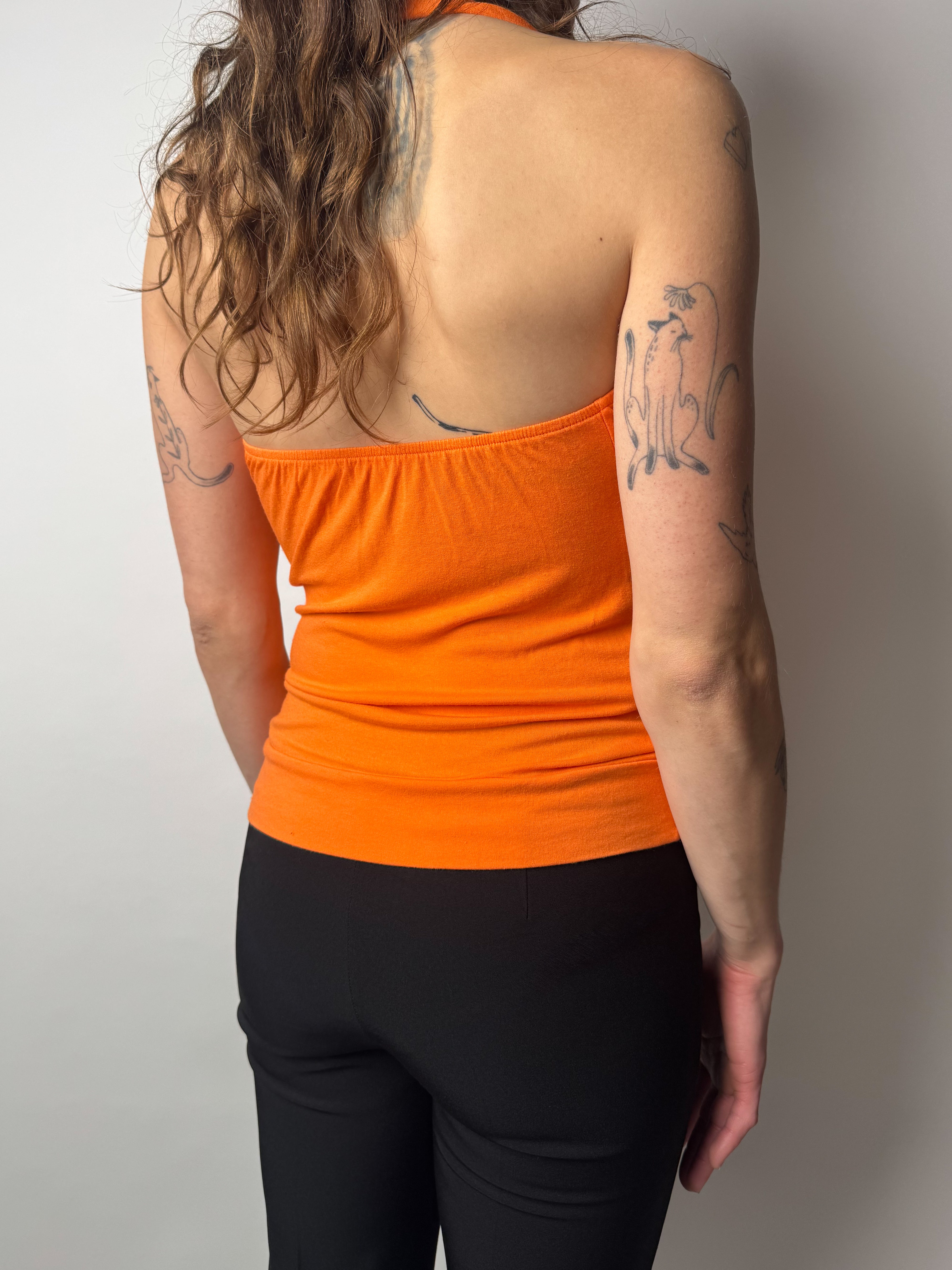 גופיית קולר כתומה בהדפס (S)