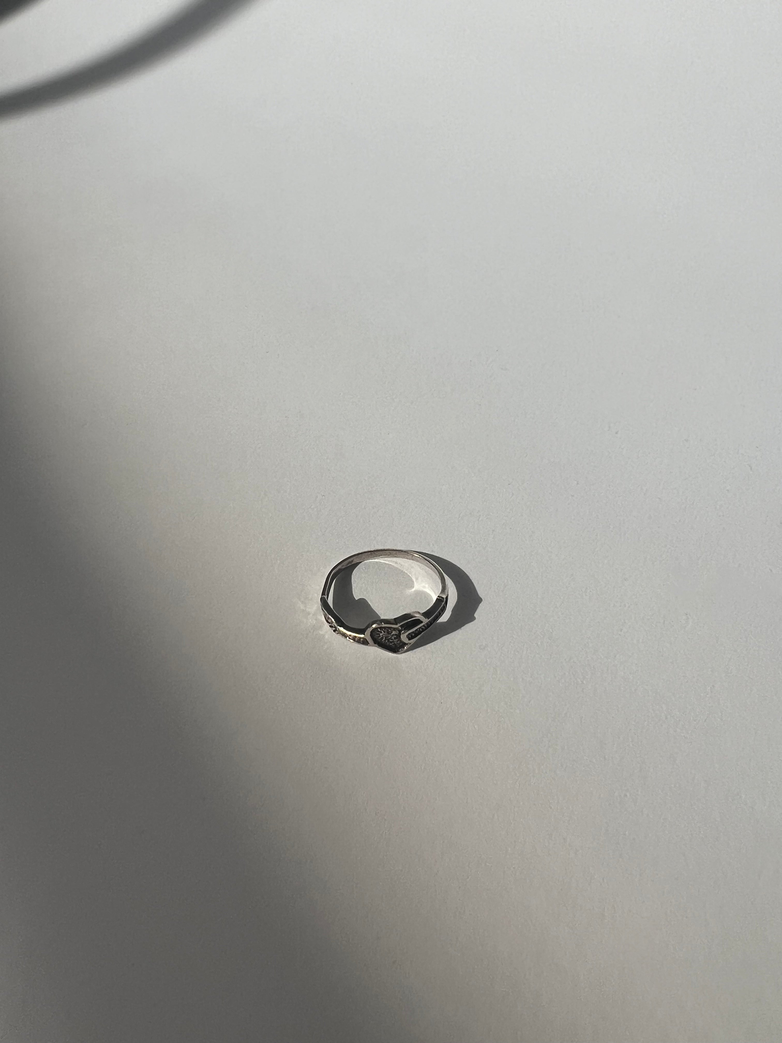 טבעת כסף 925 לב עם חץ (7.5 US)