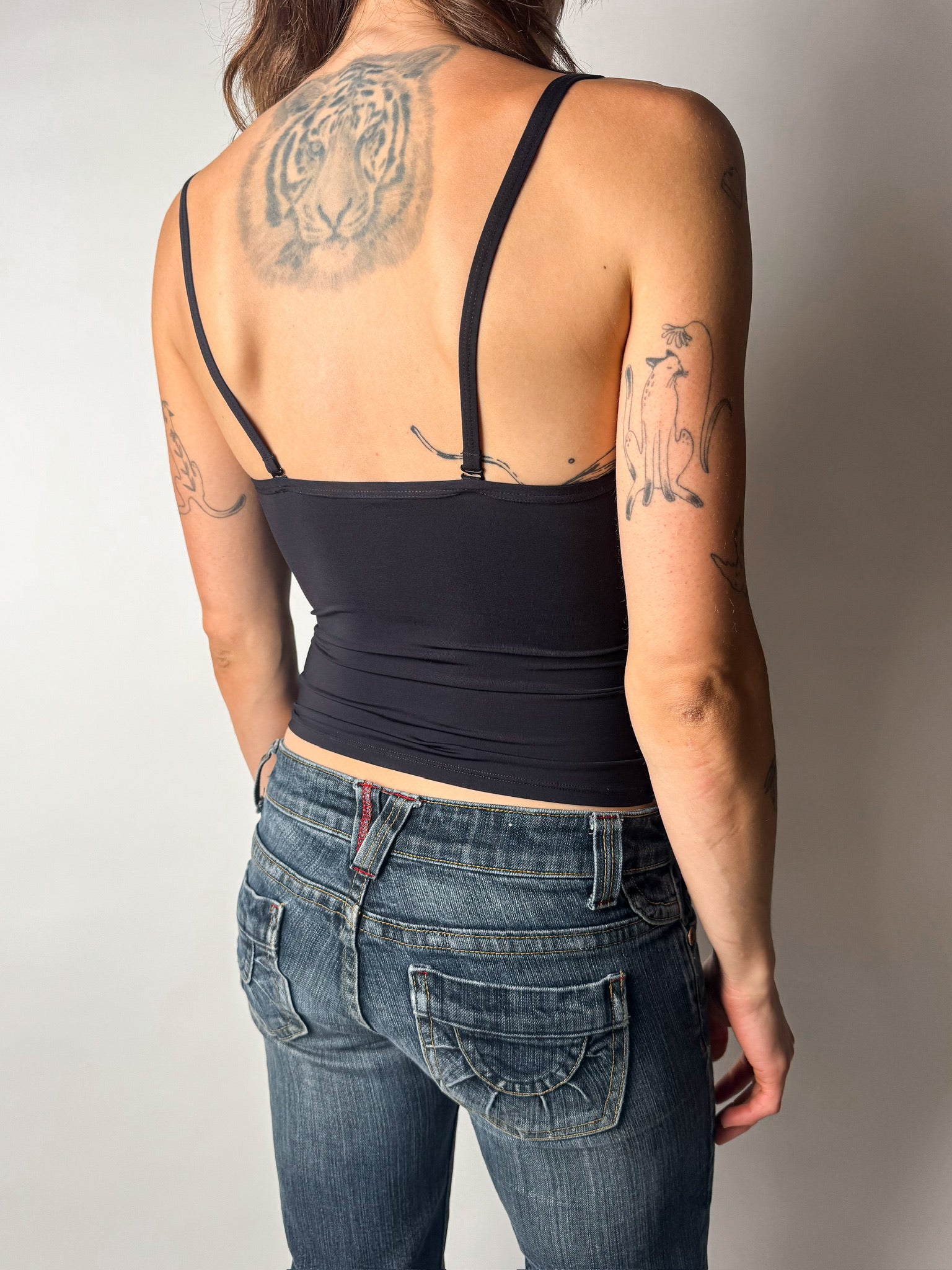 גופיית קרופ שחורה (S) Calvin Klein