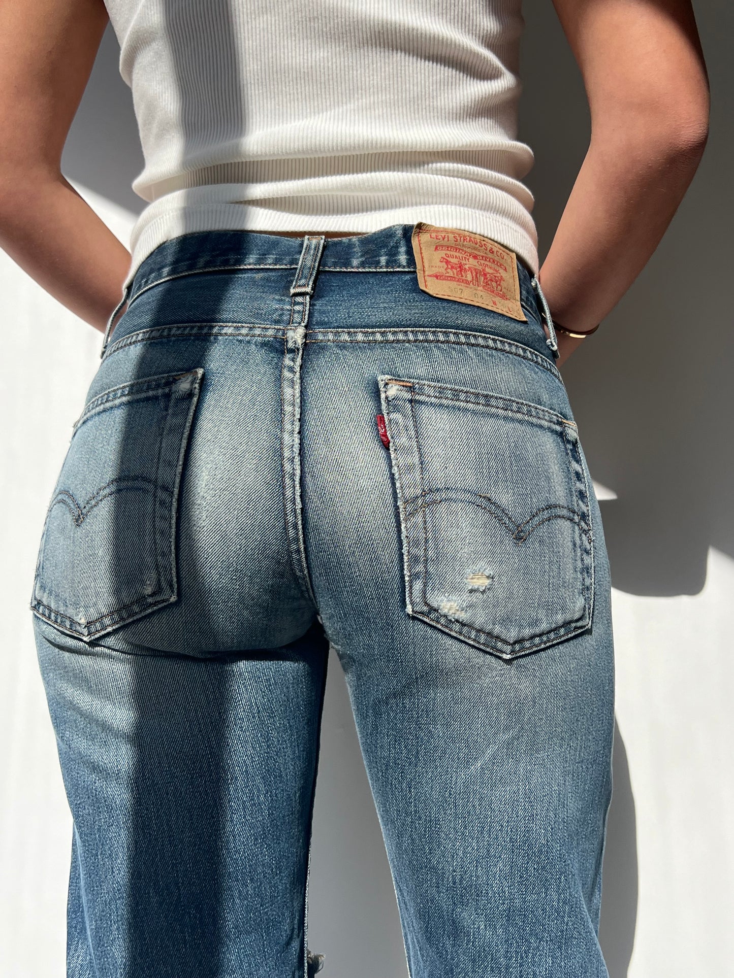 ג׳ינס עם קרעים Levi's (38)