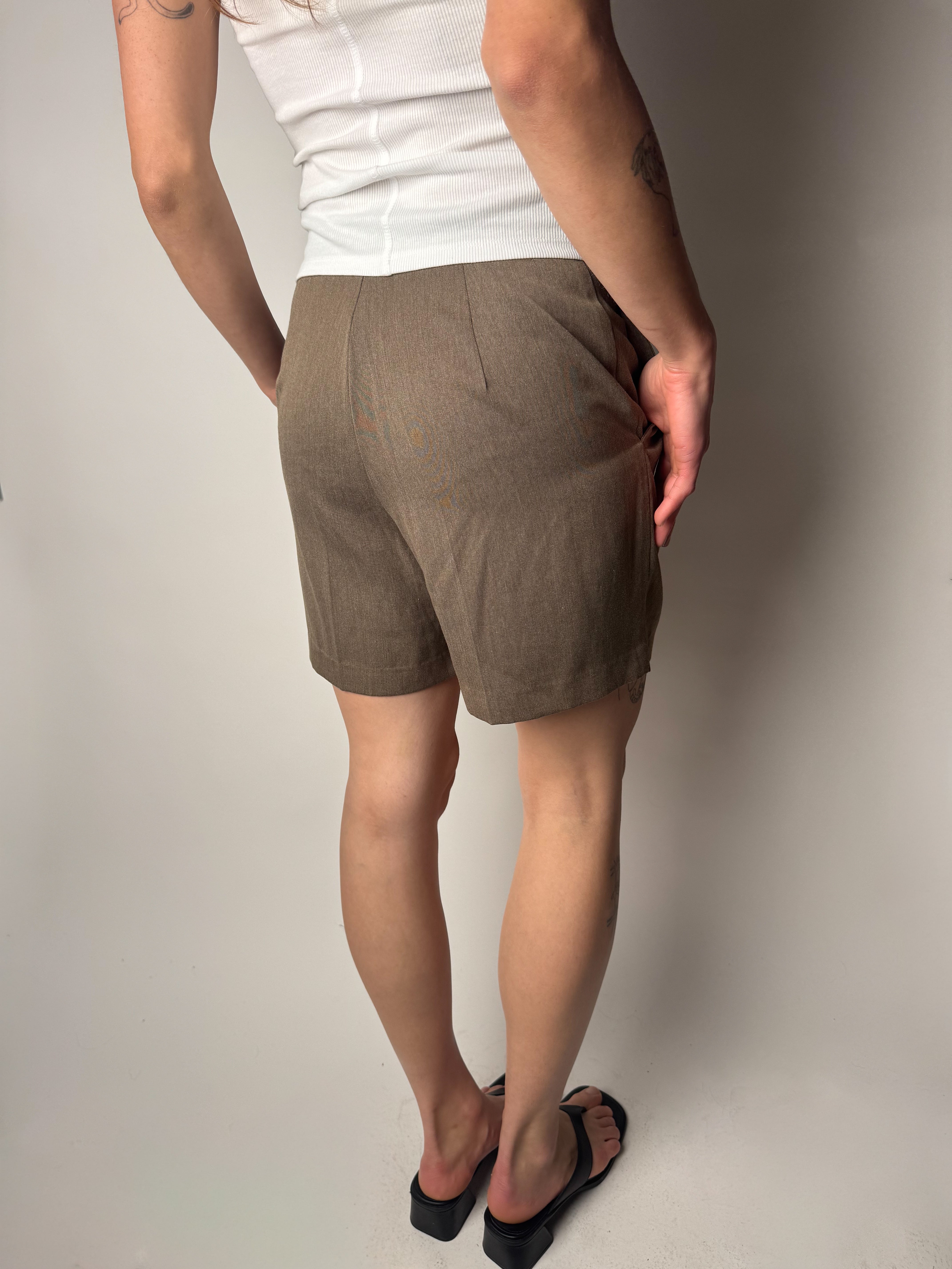 מכנסי ברמודה חומים (36)