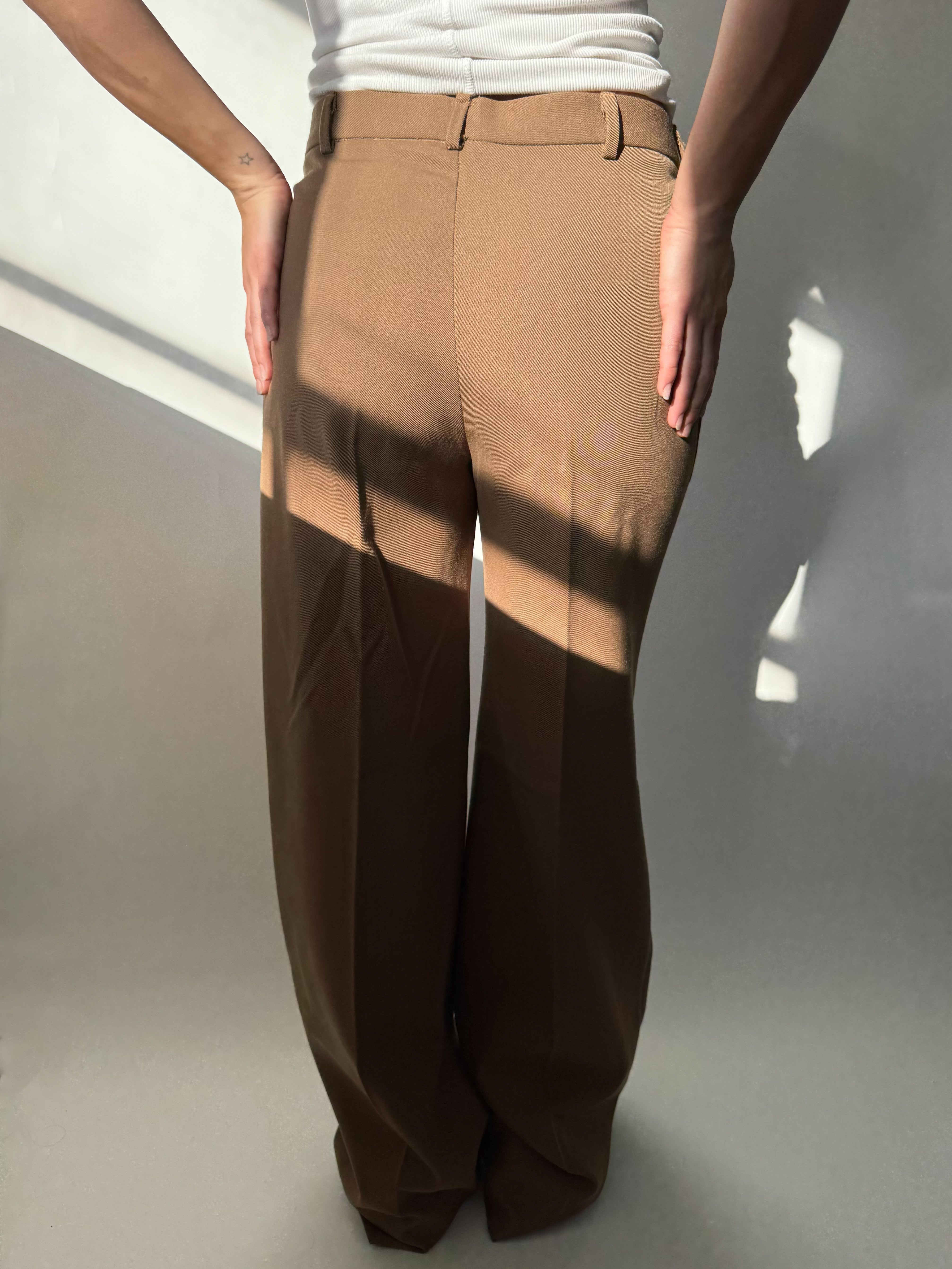 מכנסיים מחויטים בגזרה ישרה (38-40)