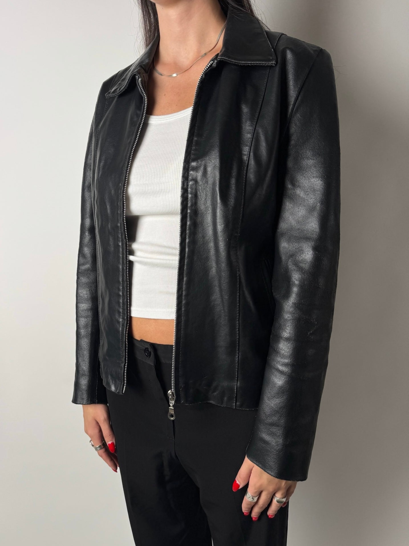 מעיל עור שחור (M)