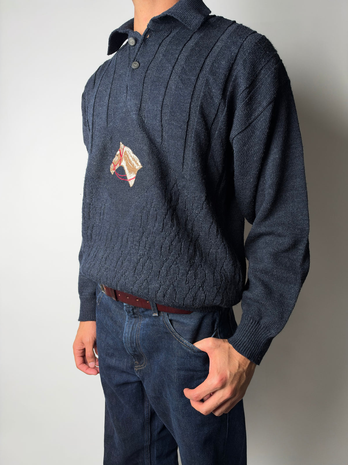 סריג פולו עם רקמת סוס (L-XL)