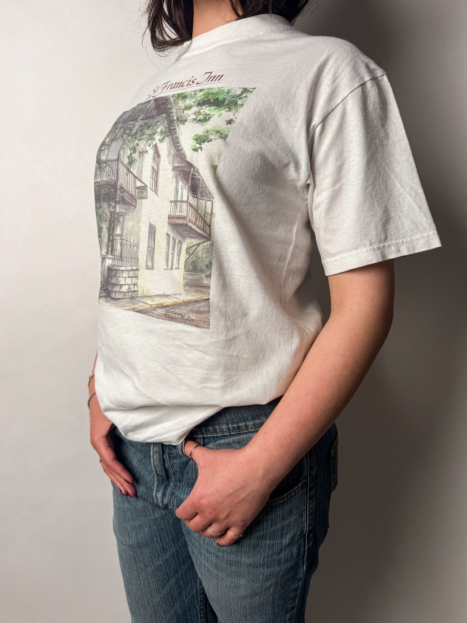 טי שרט לבנה עם הדפס (M)