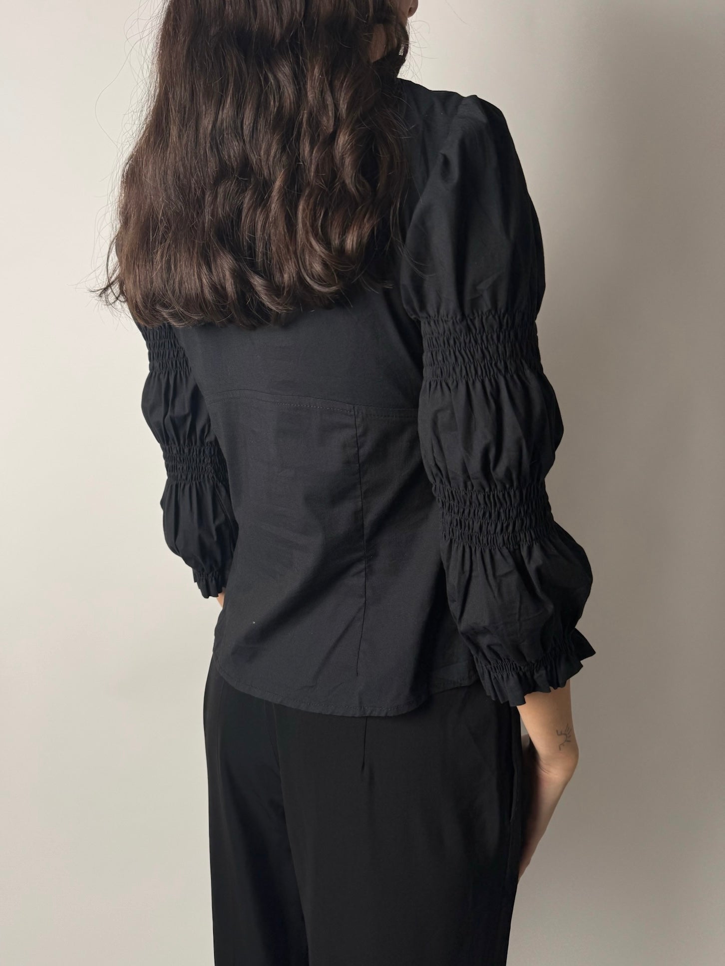 חולצת כיווצים מכופתרת (M)