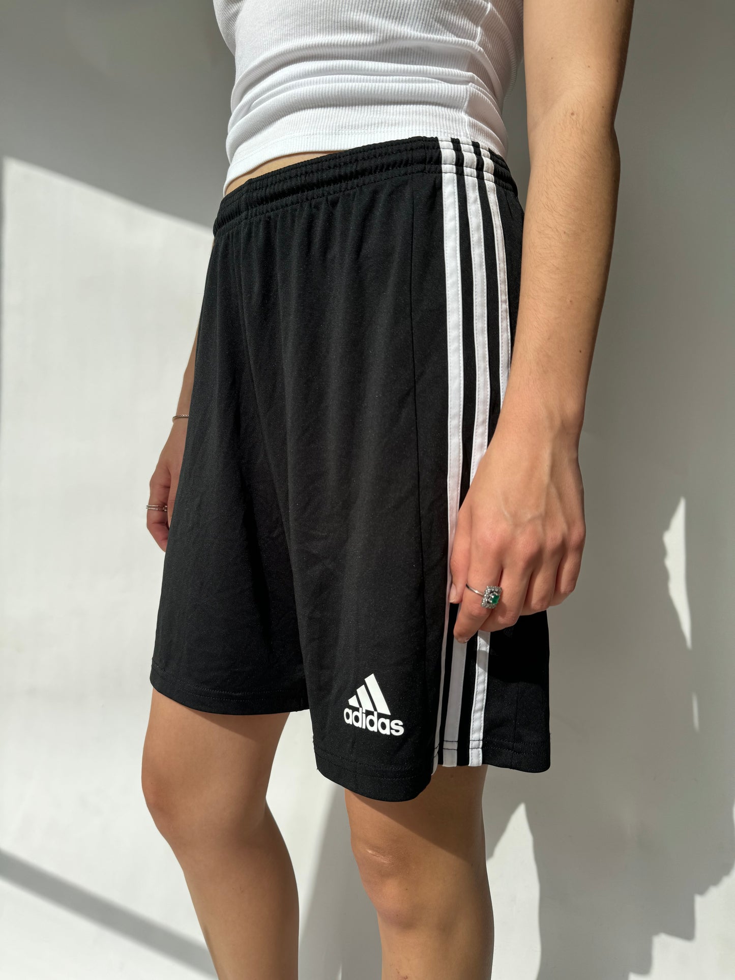 מכנסי ספורט קצרים Adidas (XS-S)