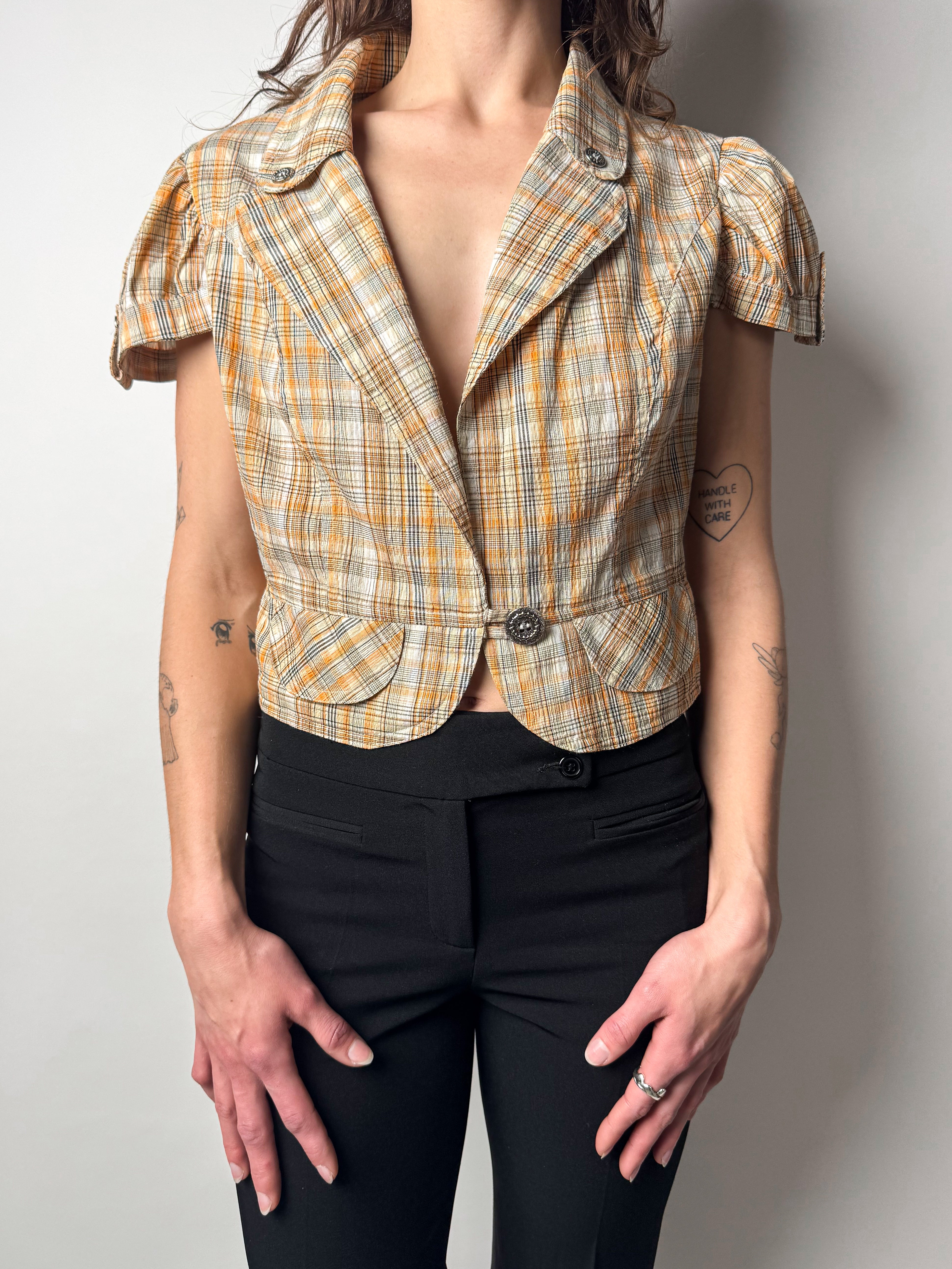 חולצת משבצות בסגירת כפתור (M)