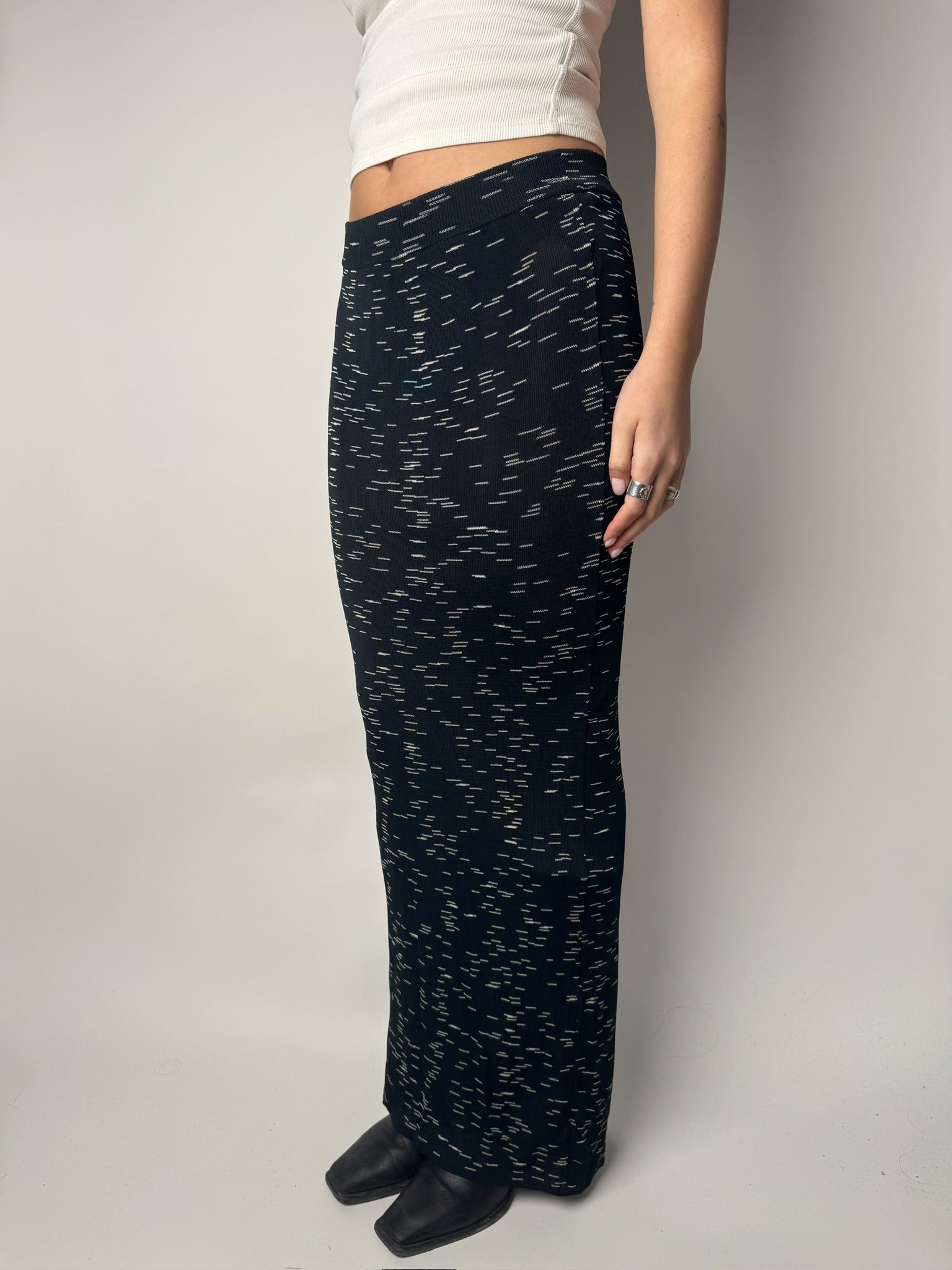 חצאית מקסי שחורה בהדפס (36)