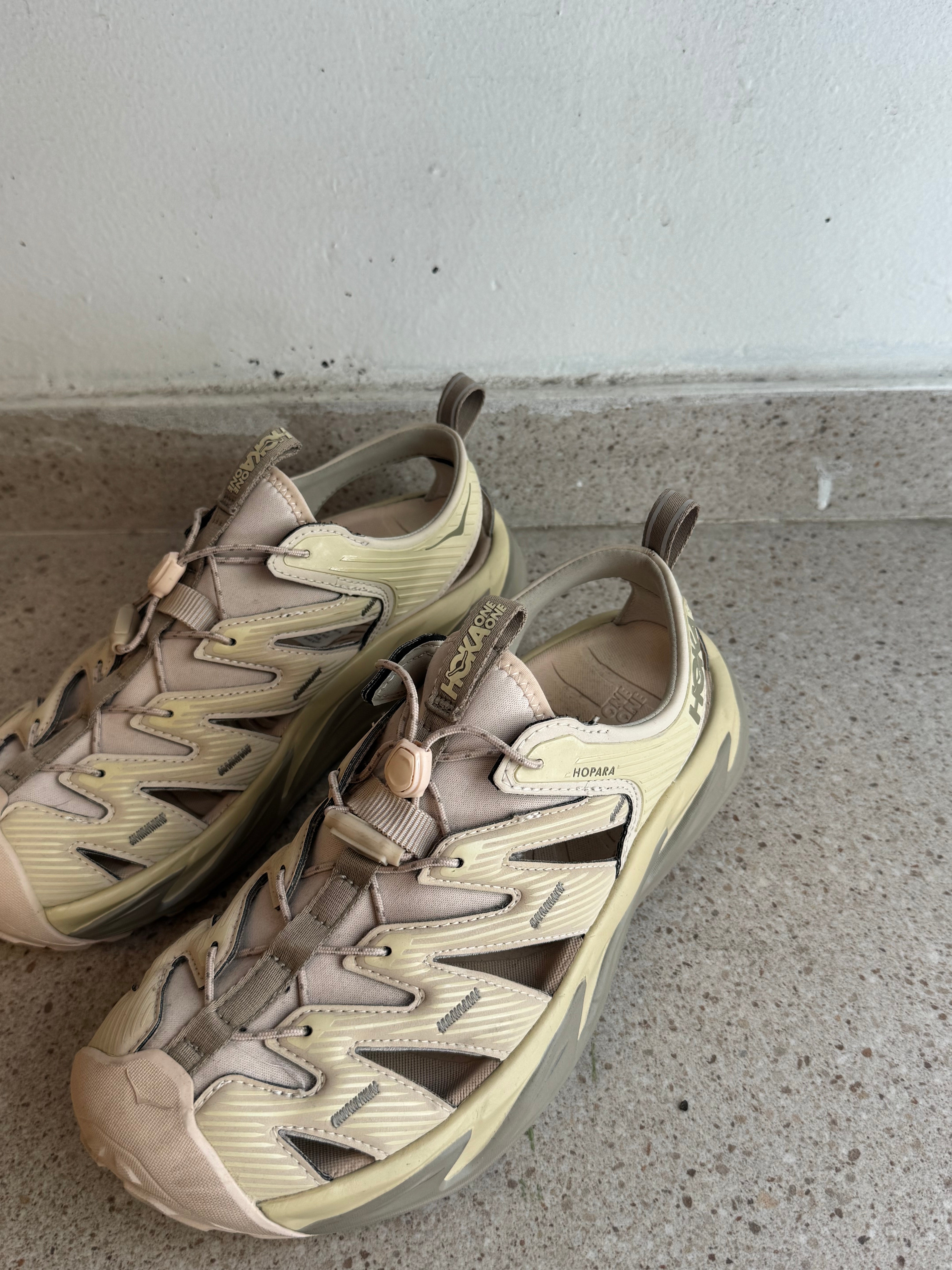 סנדלי סניקרס Hoka (41)