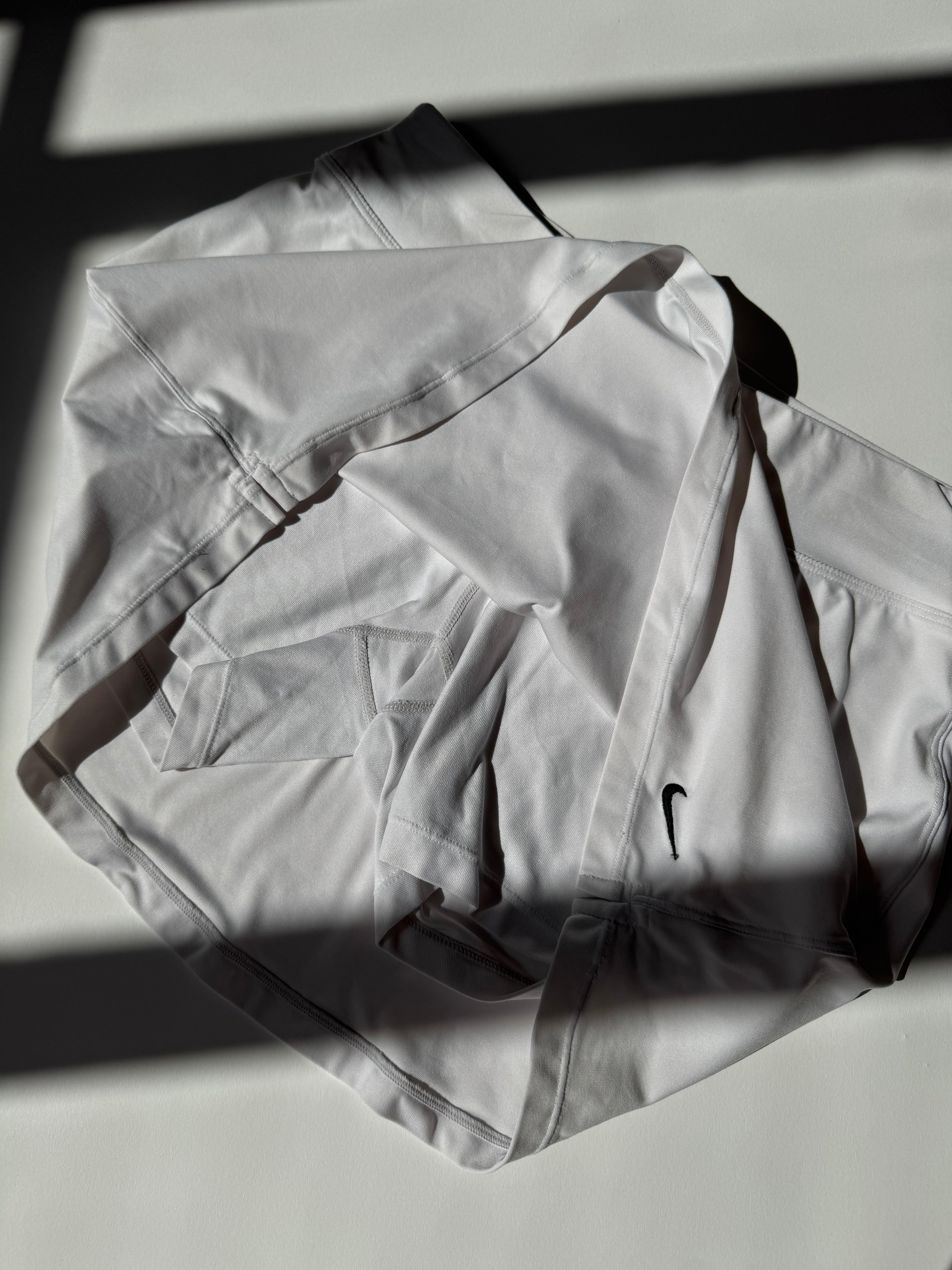 חצאית טניס Nike (40-42)