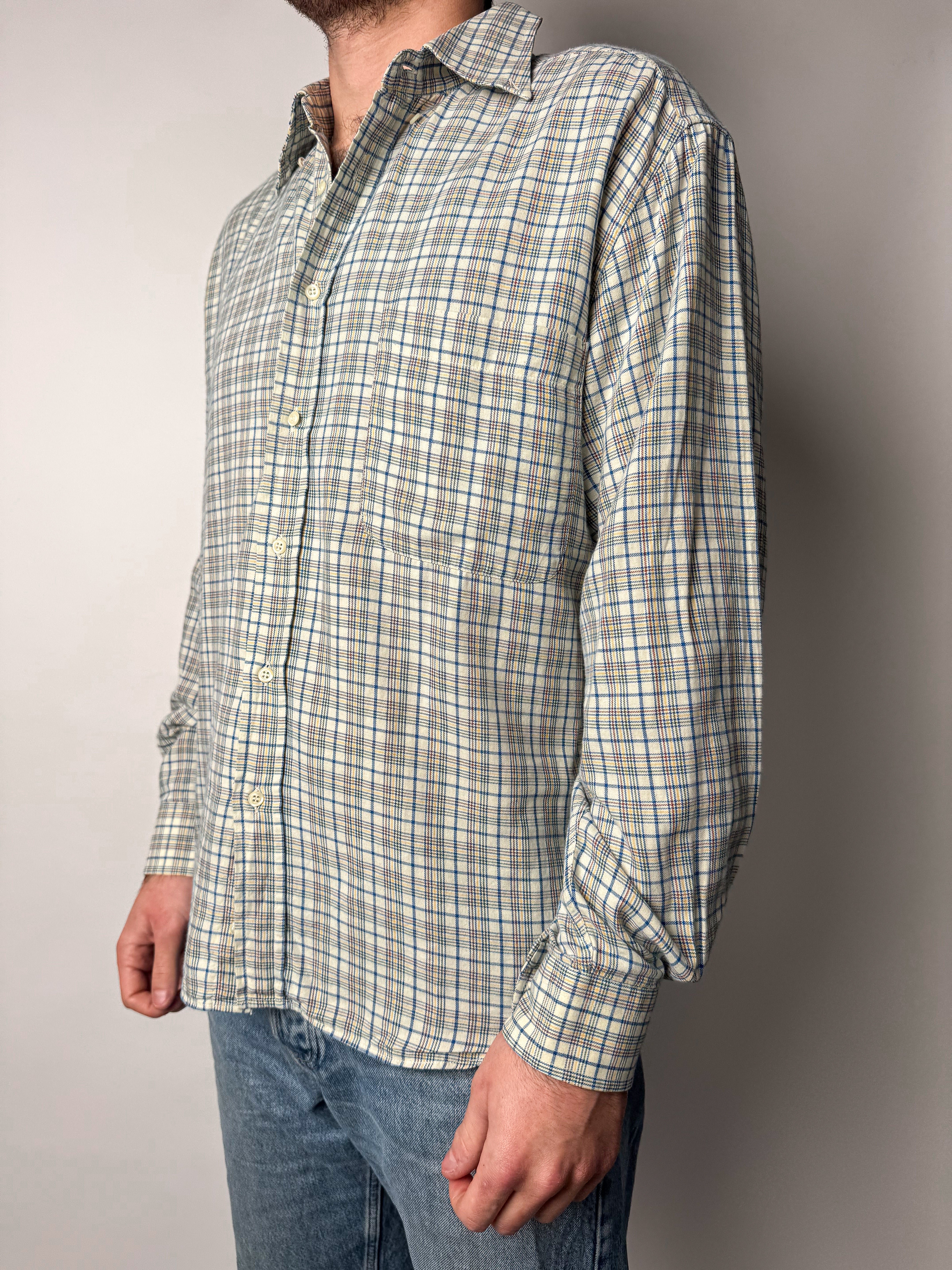 חולצה מכופתרת משבצות (M)