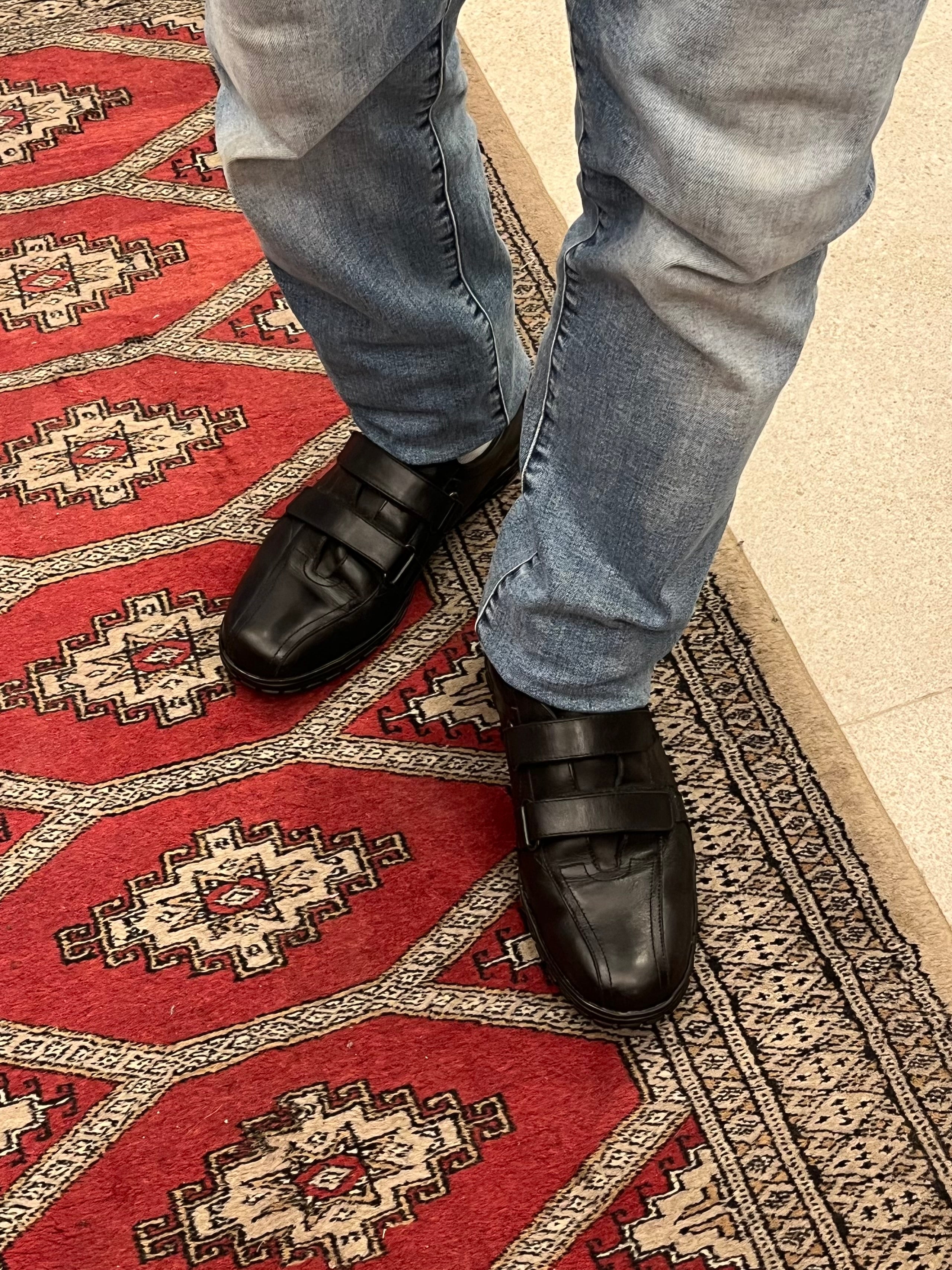 נעלי סניקרס עור Prada (44)