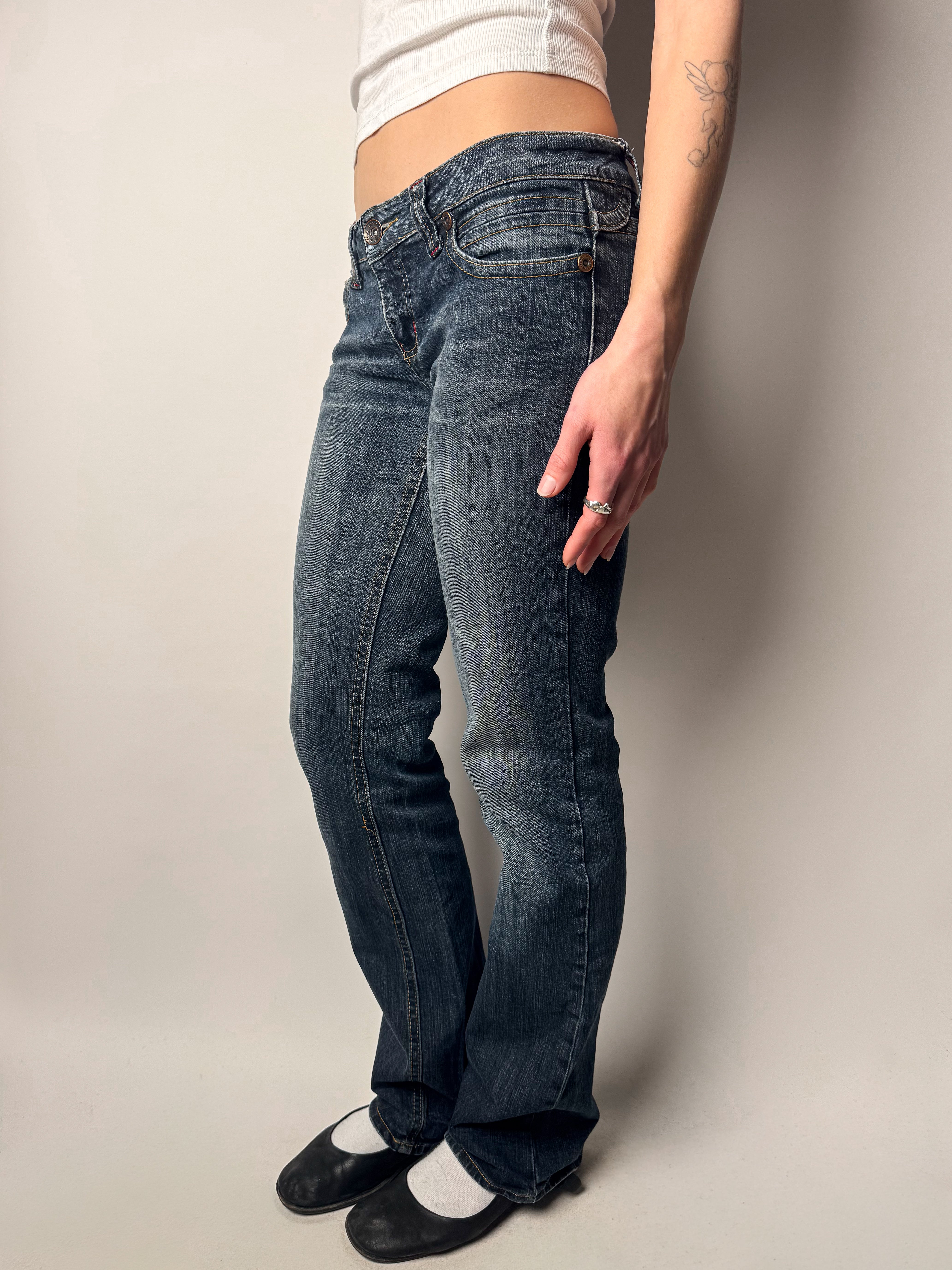 ג׳ינס בגזרה נמוכה וישרה (36-38)