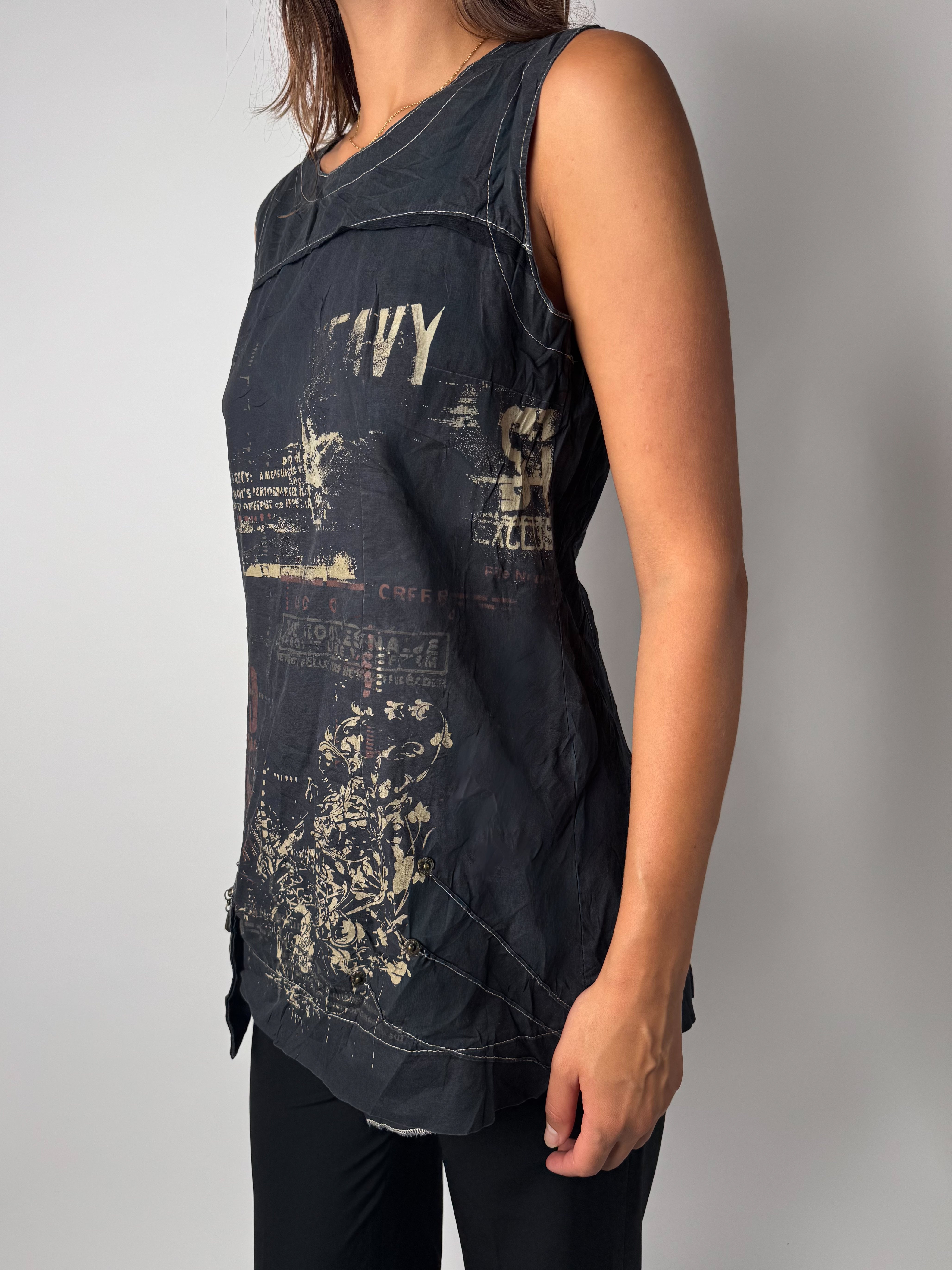 טוניקה בהדפס גרפי (M)