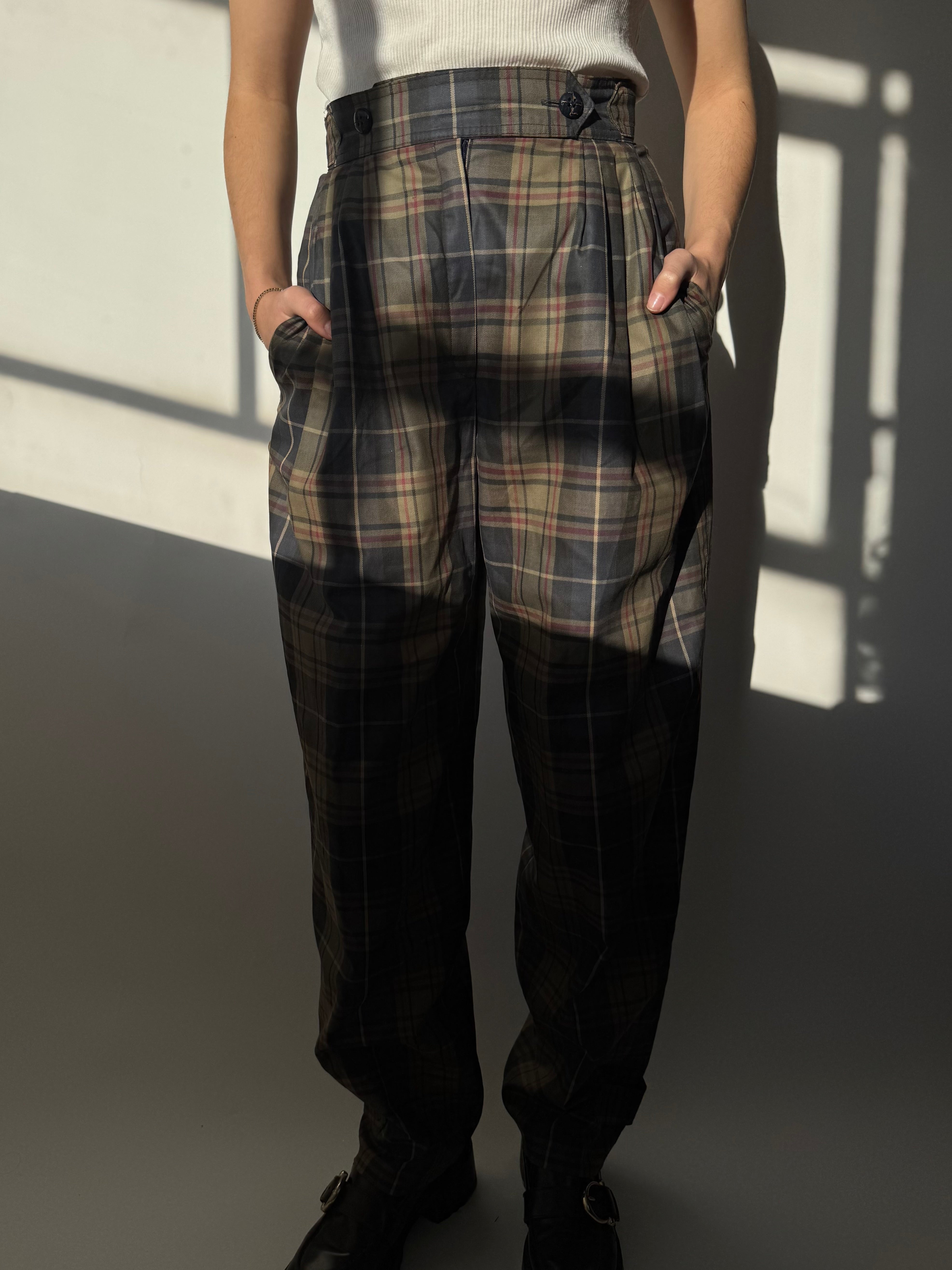 מכנסי משבצות בגזרה רחבה (34)