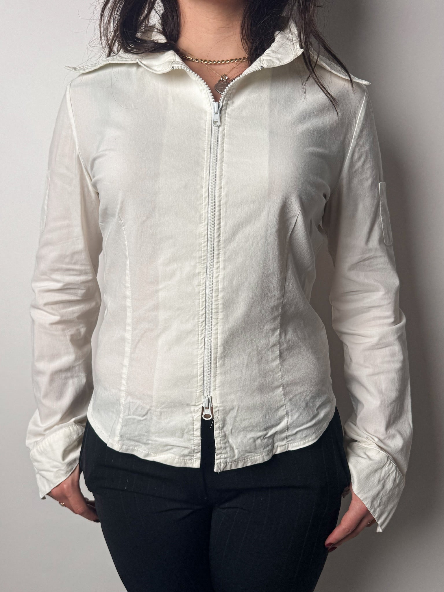 חולצת רוכסן מחוייטת (L)