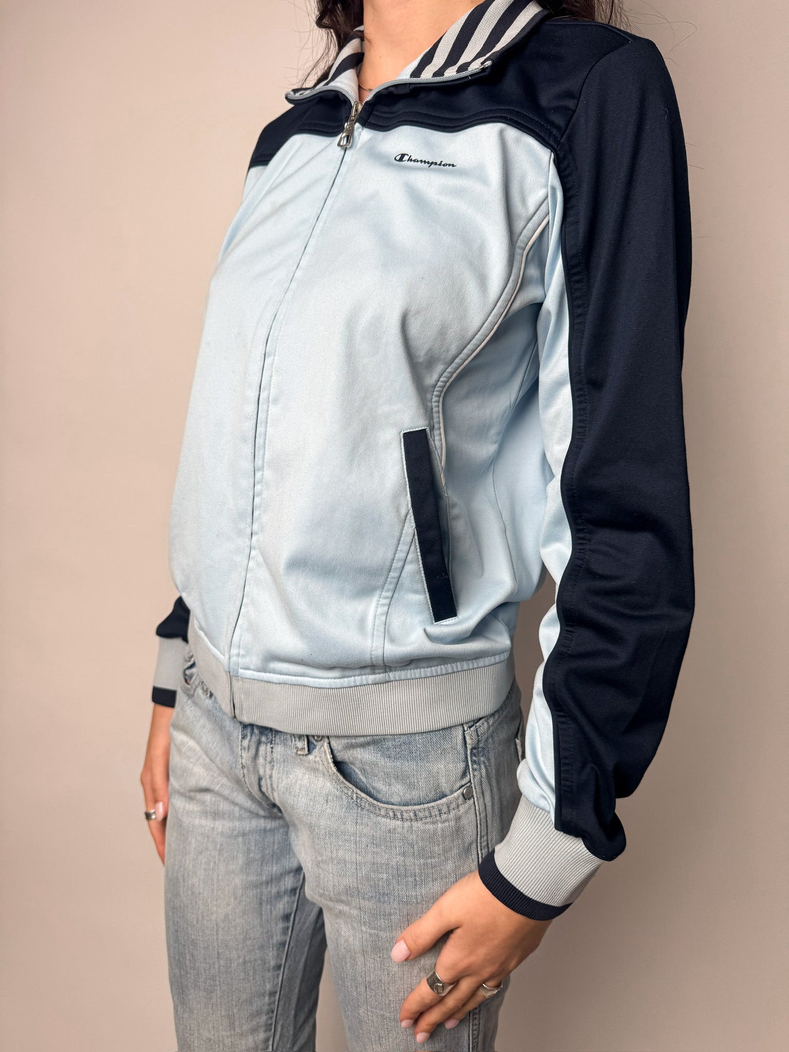 ג׳קט ספורט תכלת Champion (S)