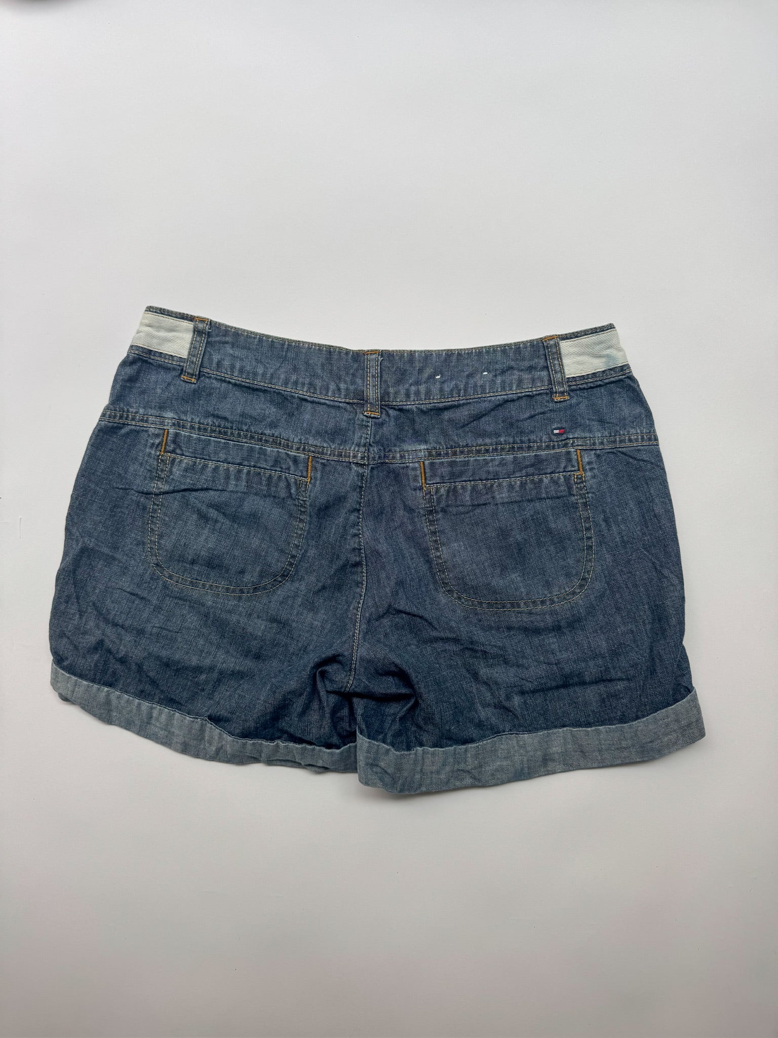 ג׳ינס קצר בגזרה נמוכה Tommy Hilfiger (36)