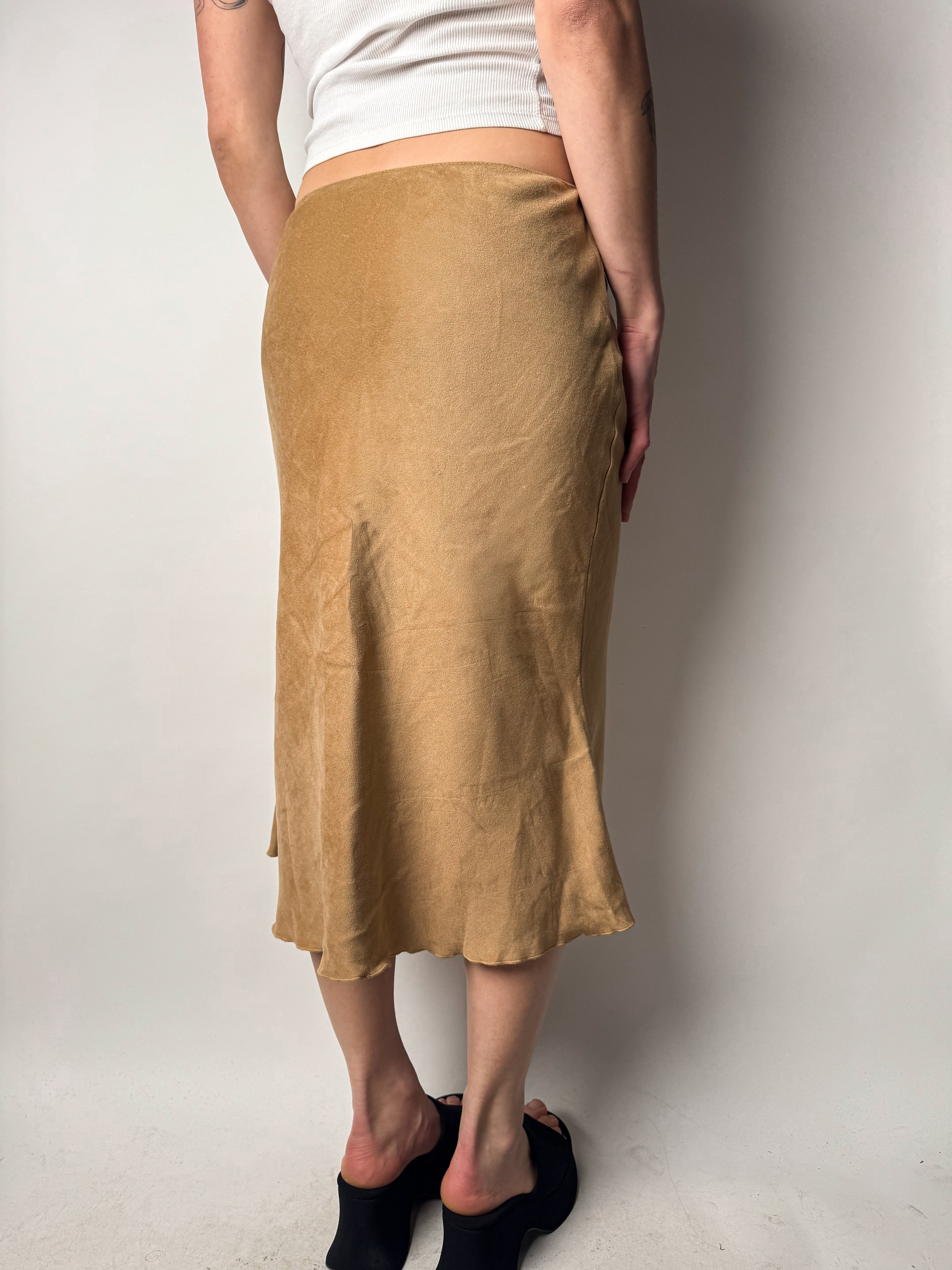 חצאית מידי בגוון קאמל (M)