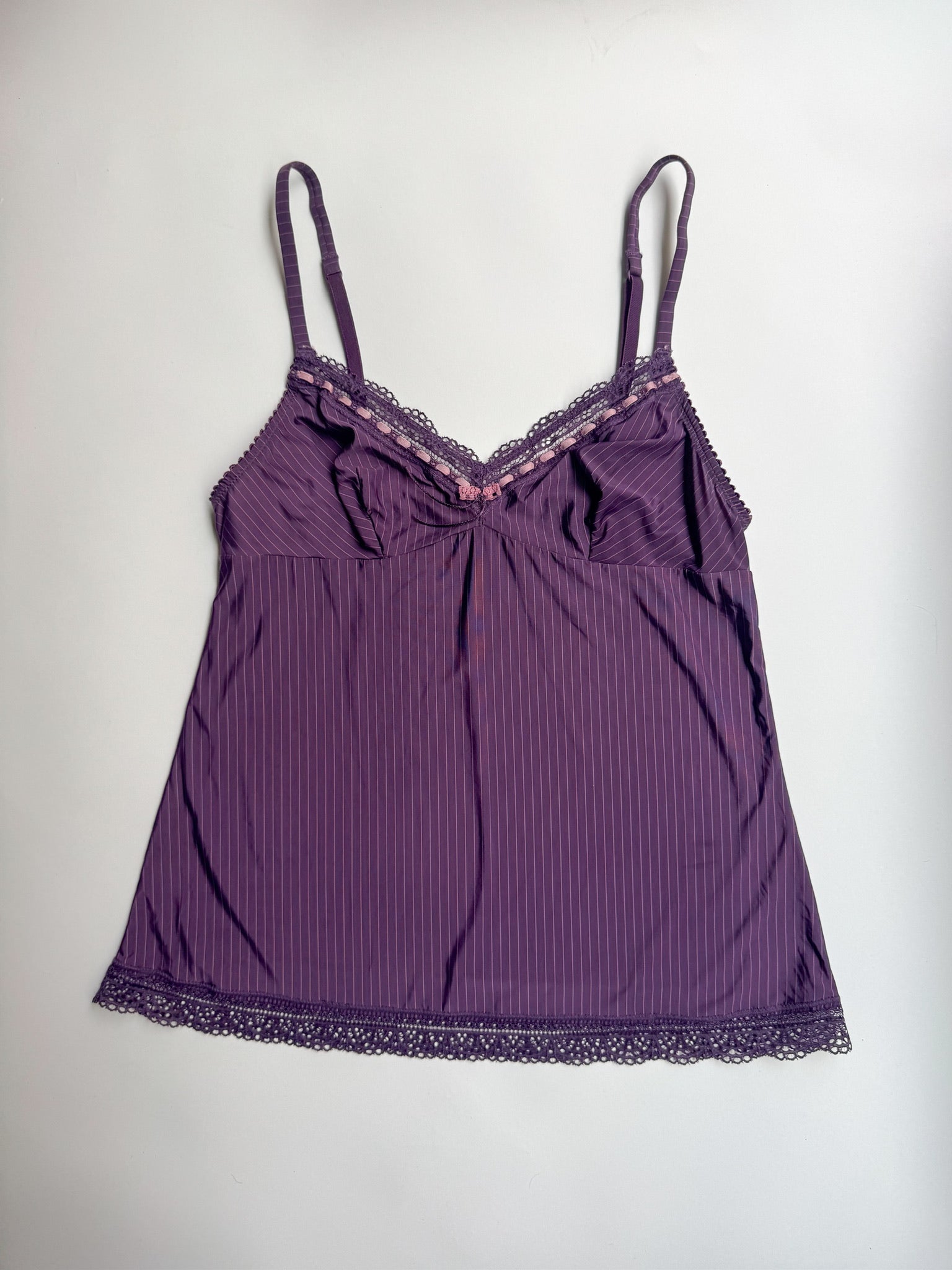 גופיית פסים סגולה בשילוב תחרה (s)