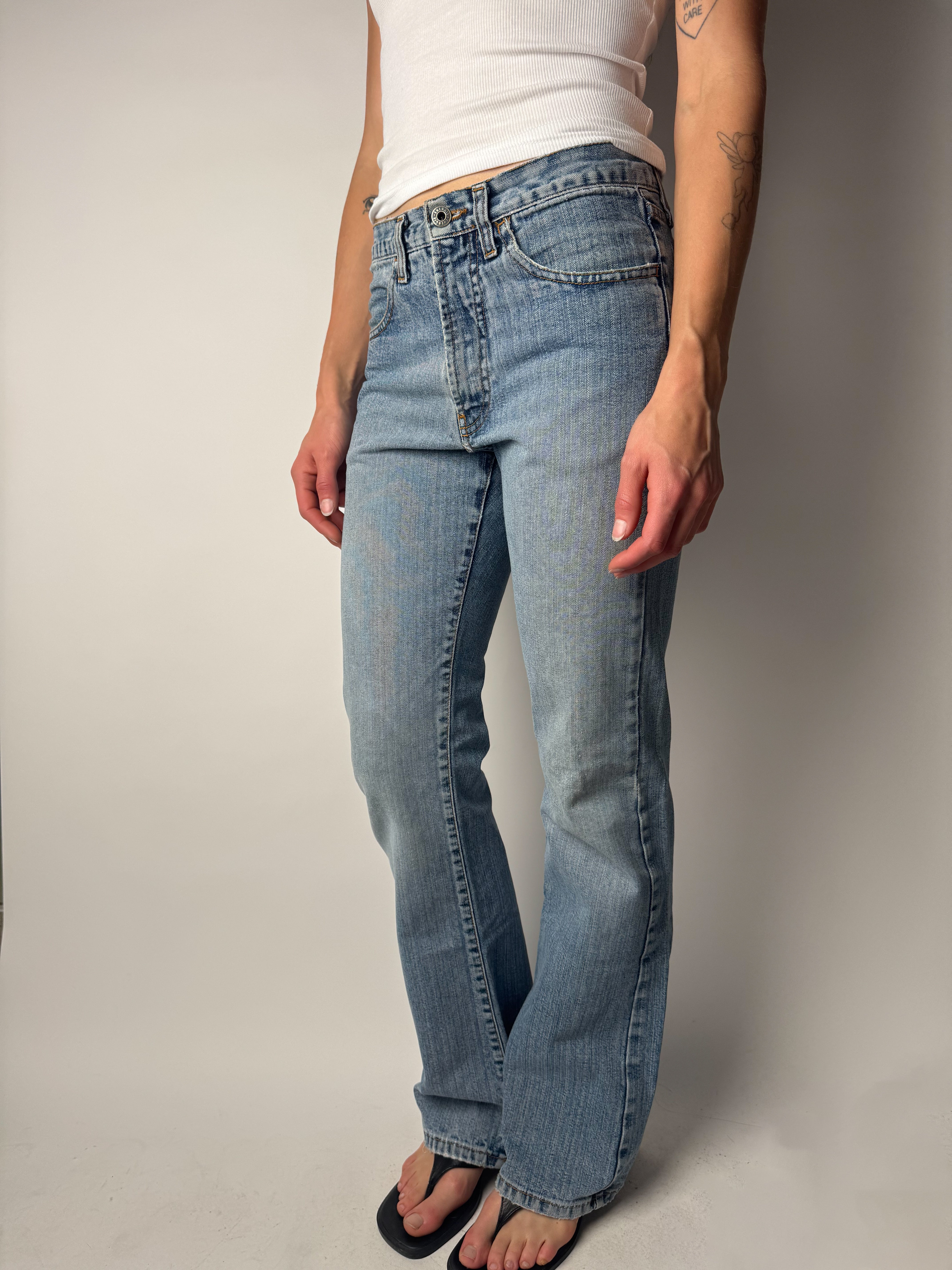 ג׳ינס בגזרת Bootcut (36-38)