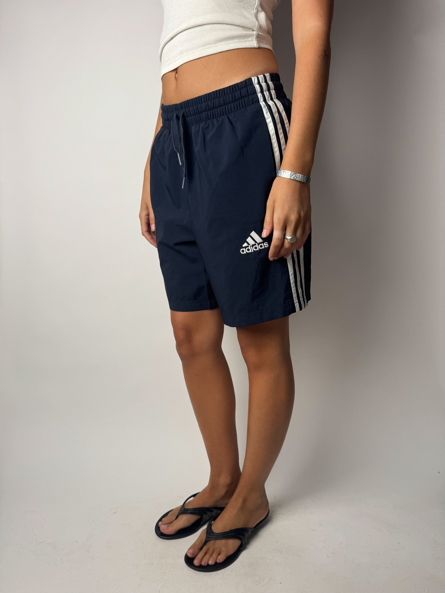 מכניס ספורט קצרים Adidas (XS)