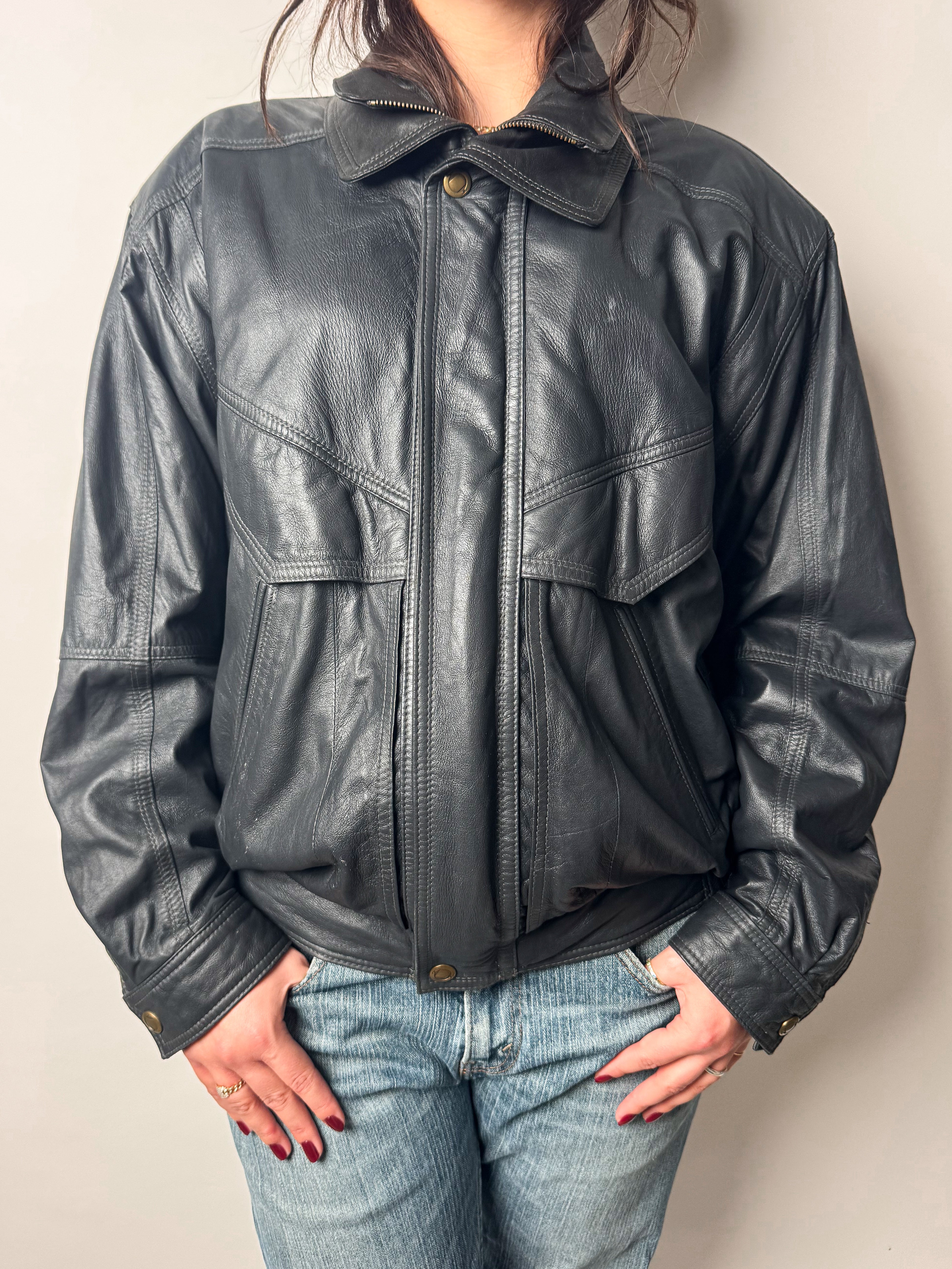 מעיל עור שחור (M)