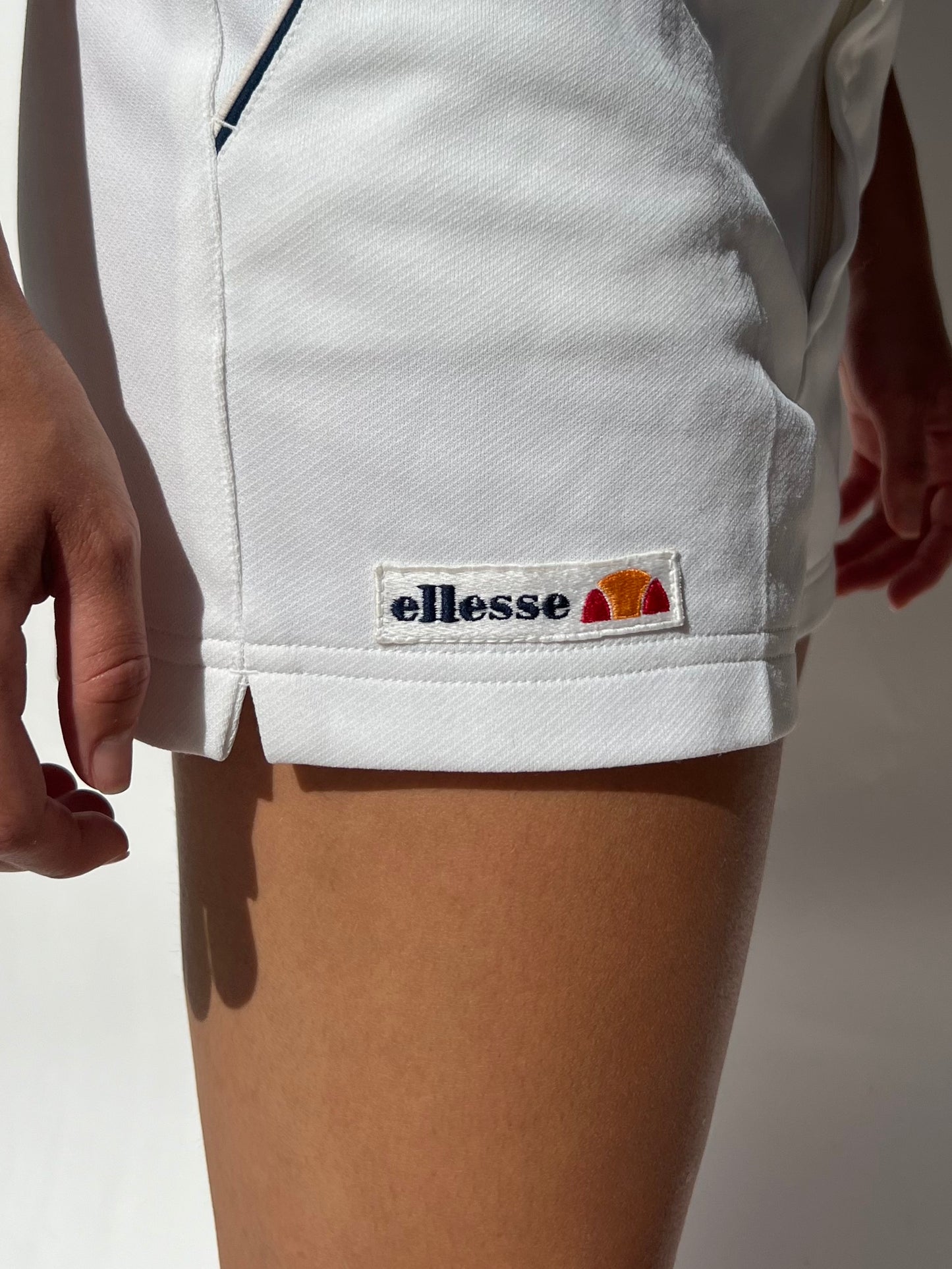 מכנסי טניס לבנים Ellesse (40)