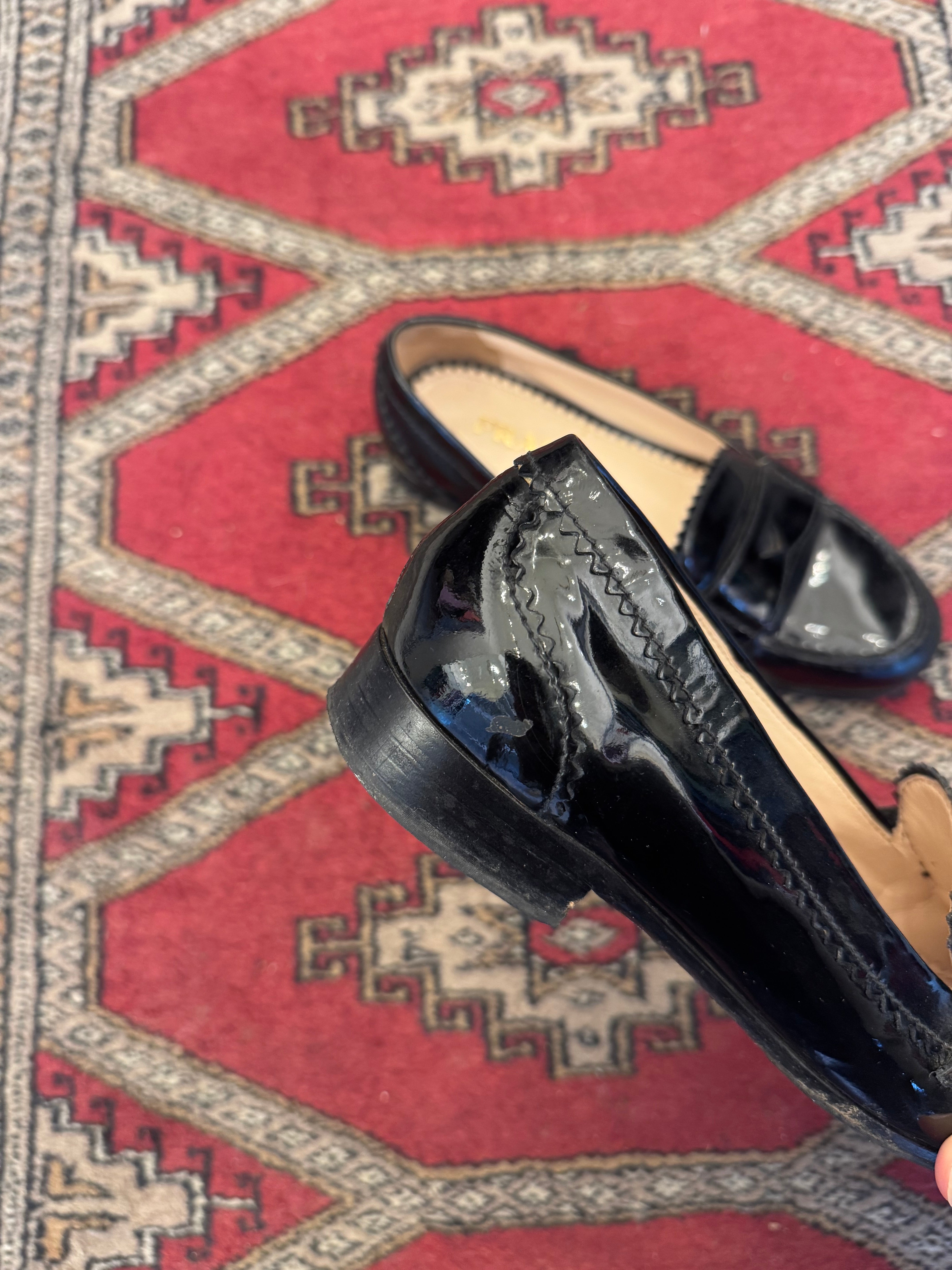 נעלי מוקסין מבריקות Prada (35)