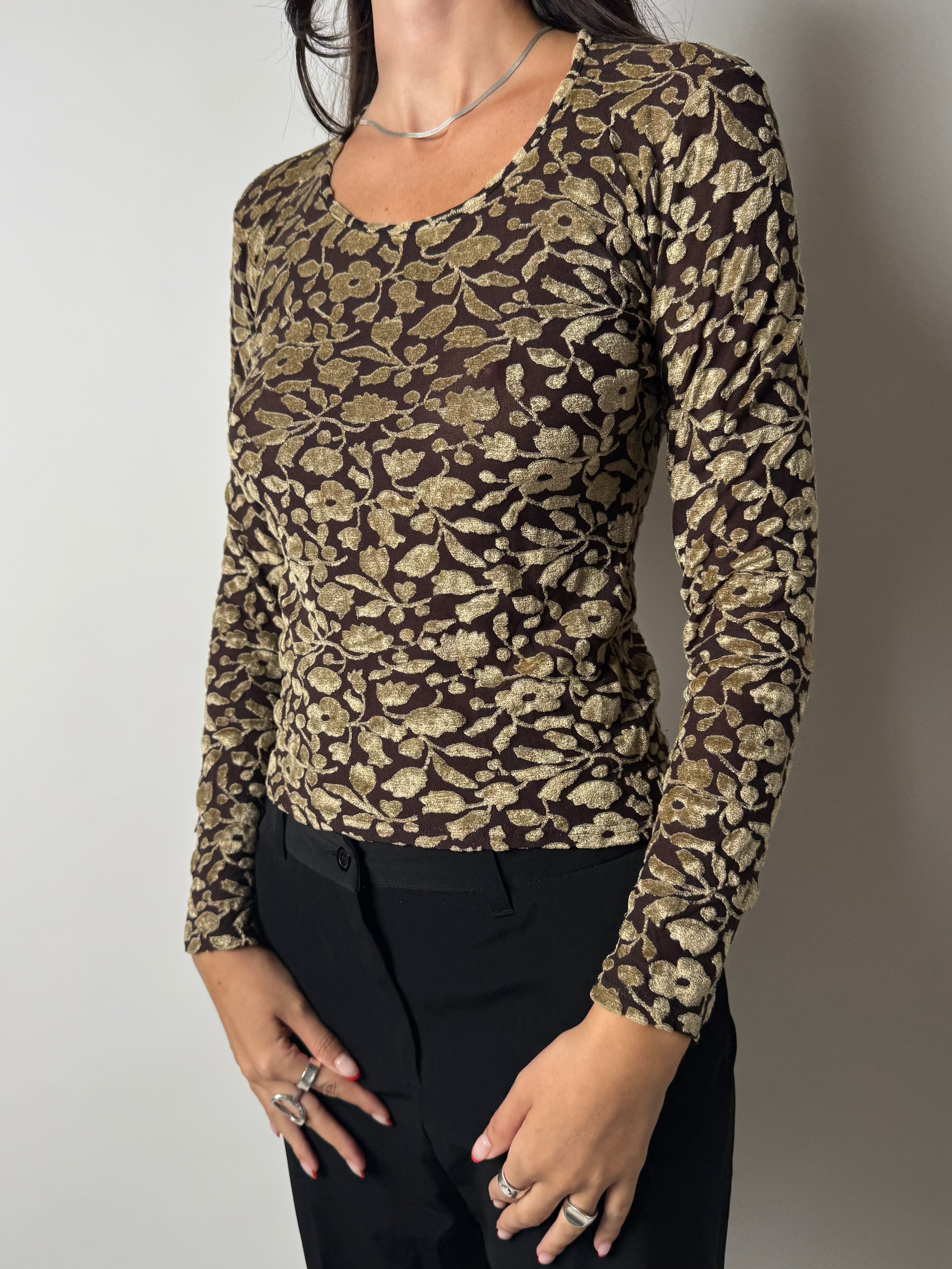 חולצת קטיפה פרחונית (M)