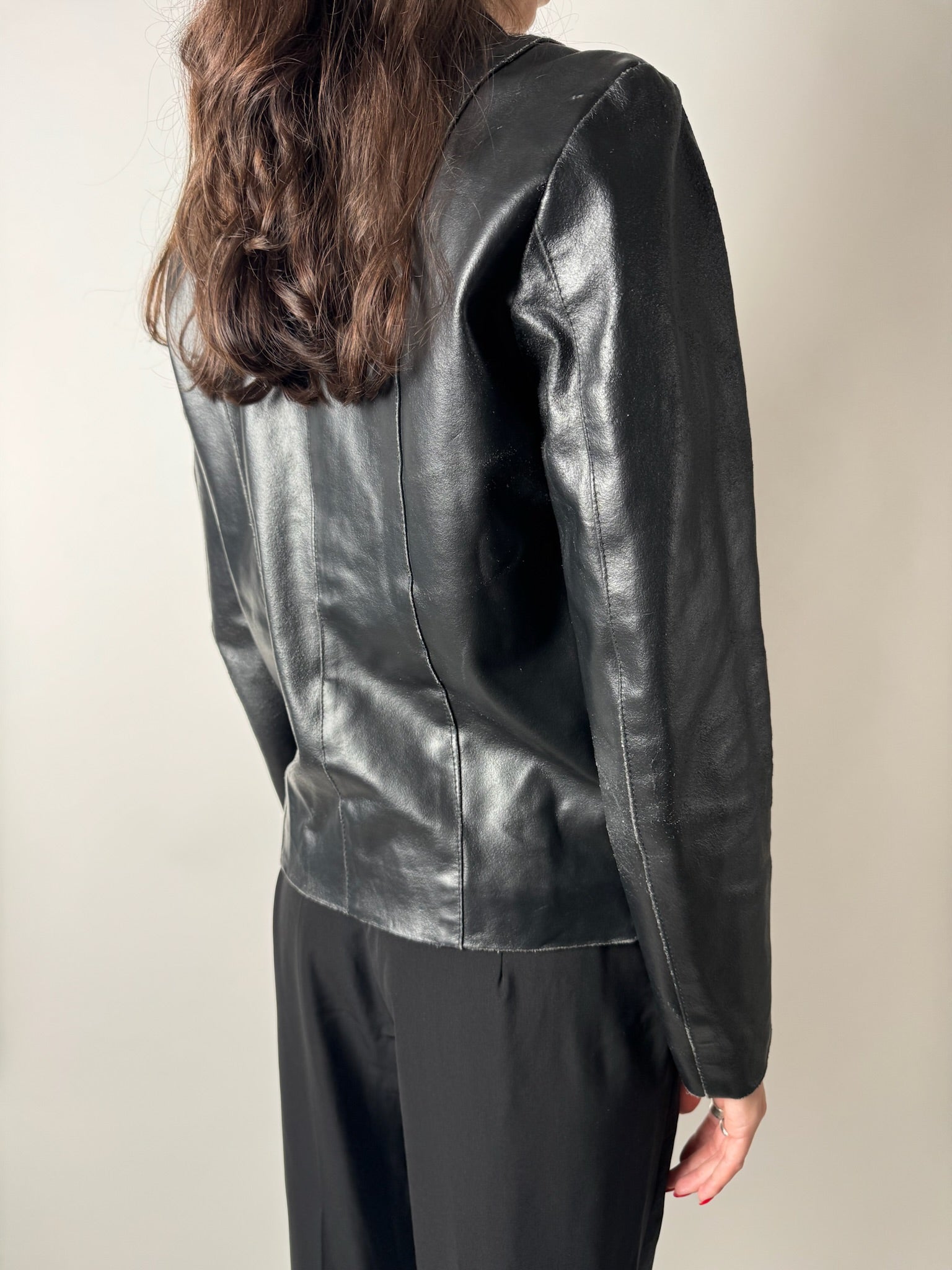 מעיל עור שחור (M)