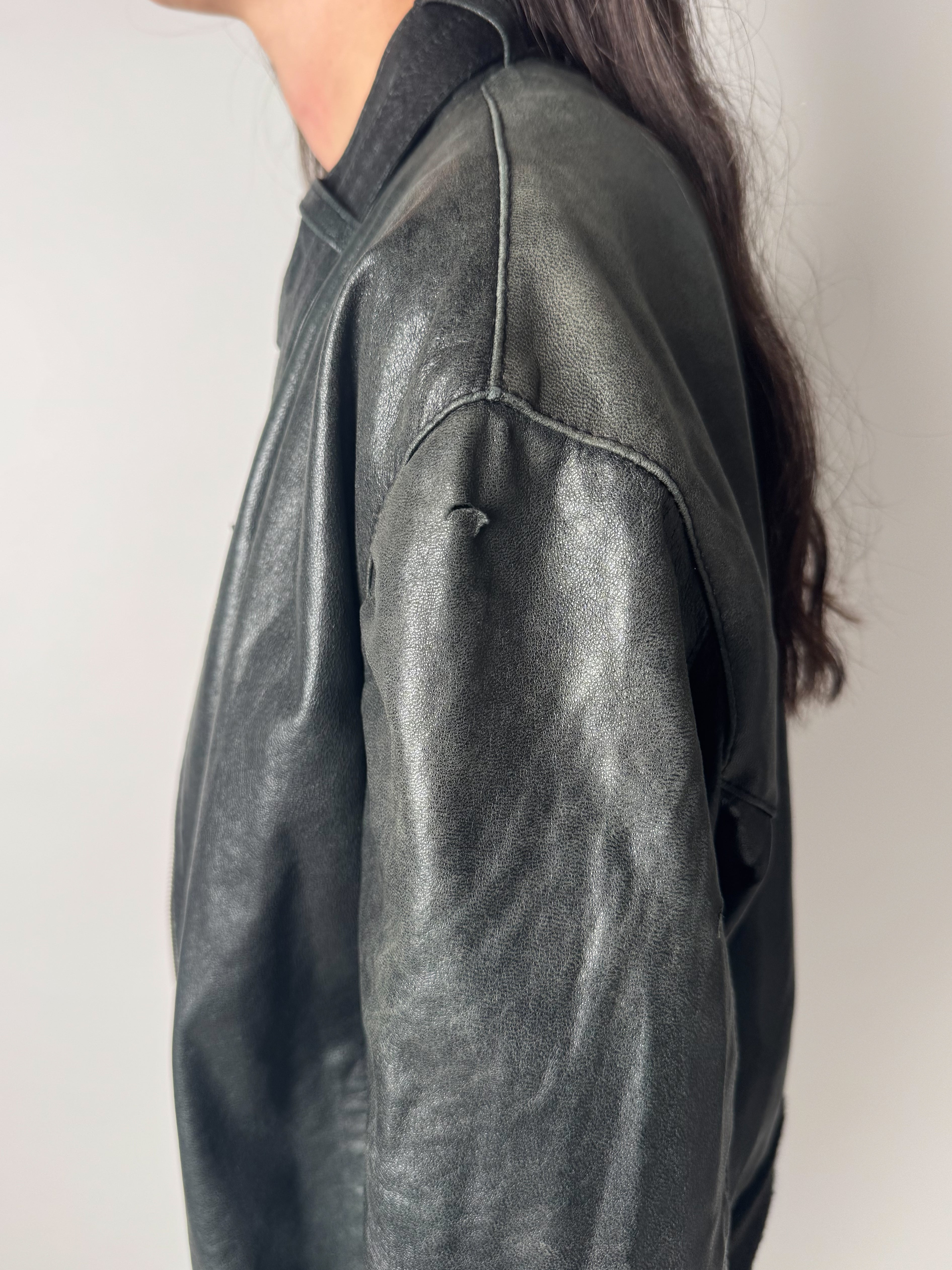 מעיל עור שחור (S-M)