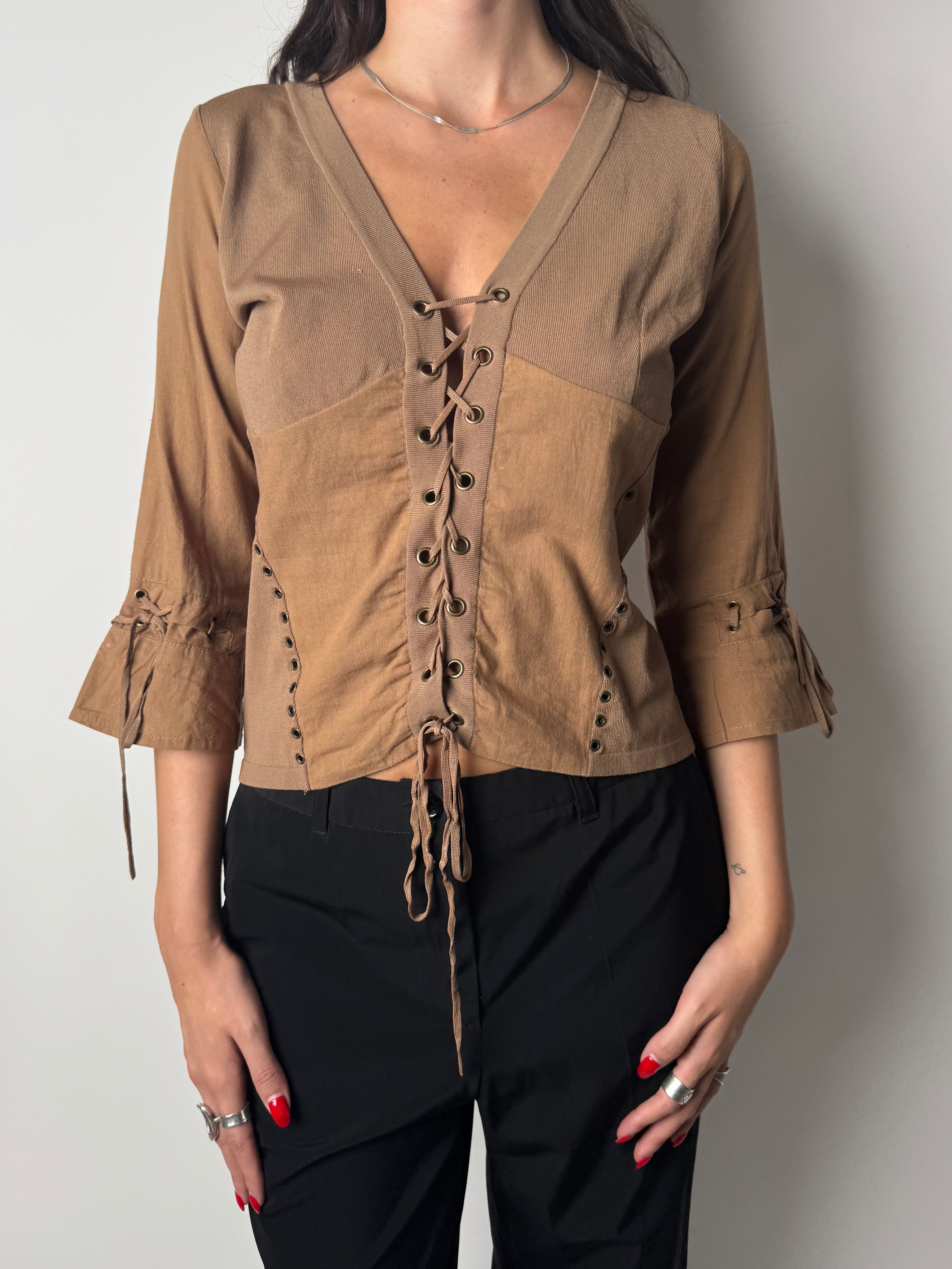 חולצת קשירות בגוון קאמל (M)