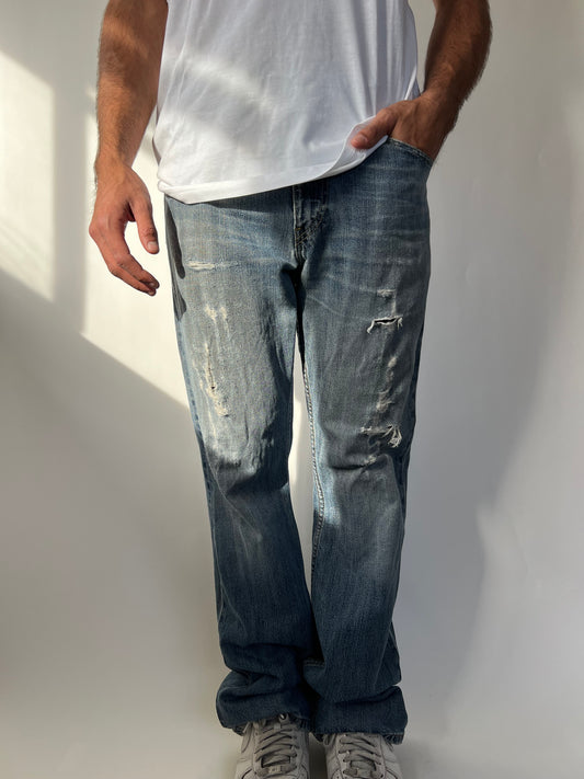 ג׳ינס קרעים בגזרת בוטקאט Levi's 507 (41)