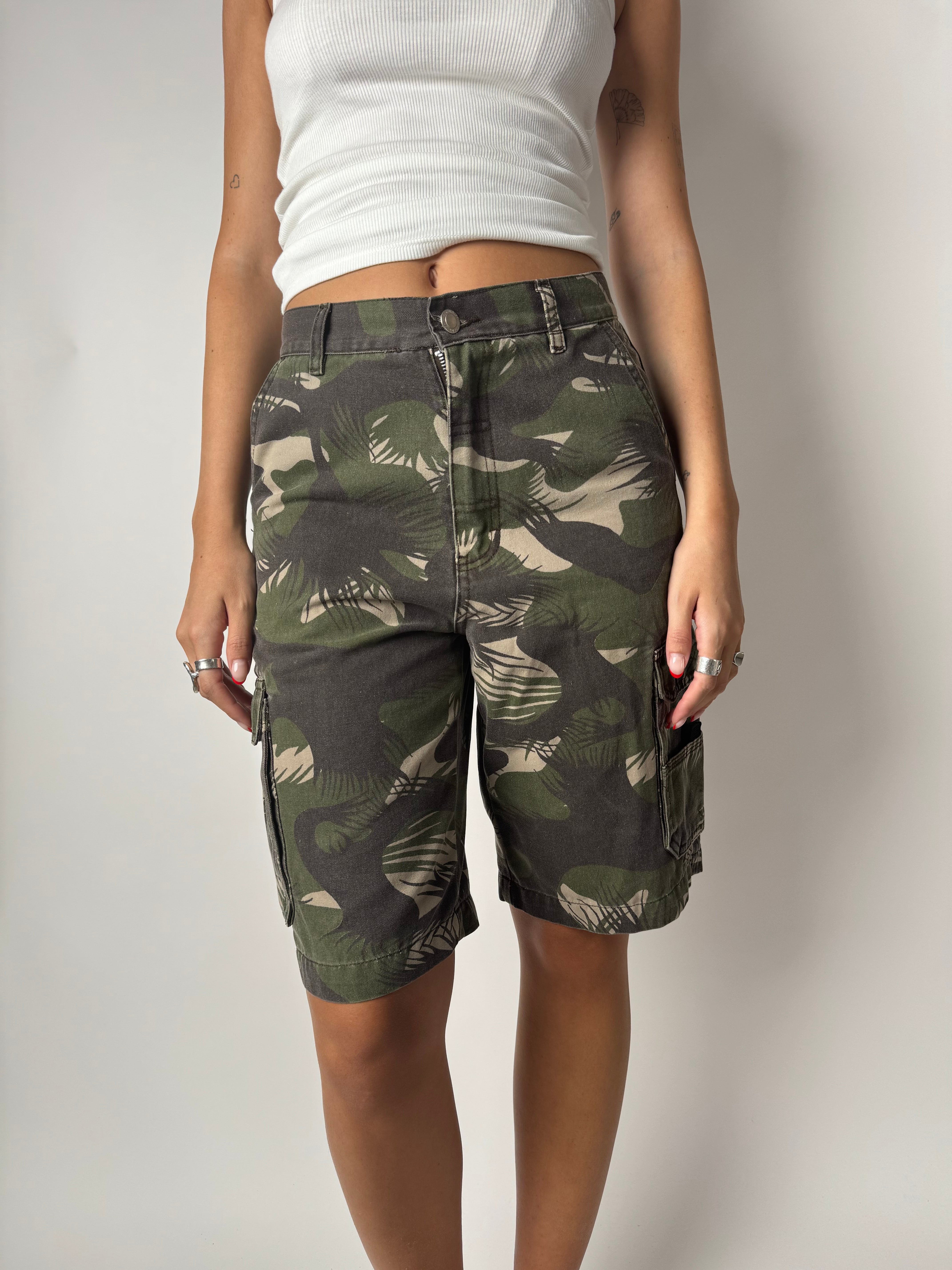 מכנסי ברמודה בהדפס צבאי (36)