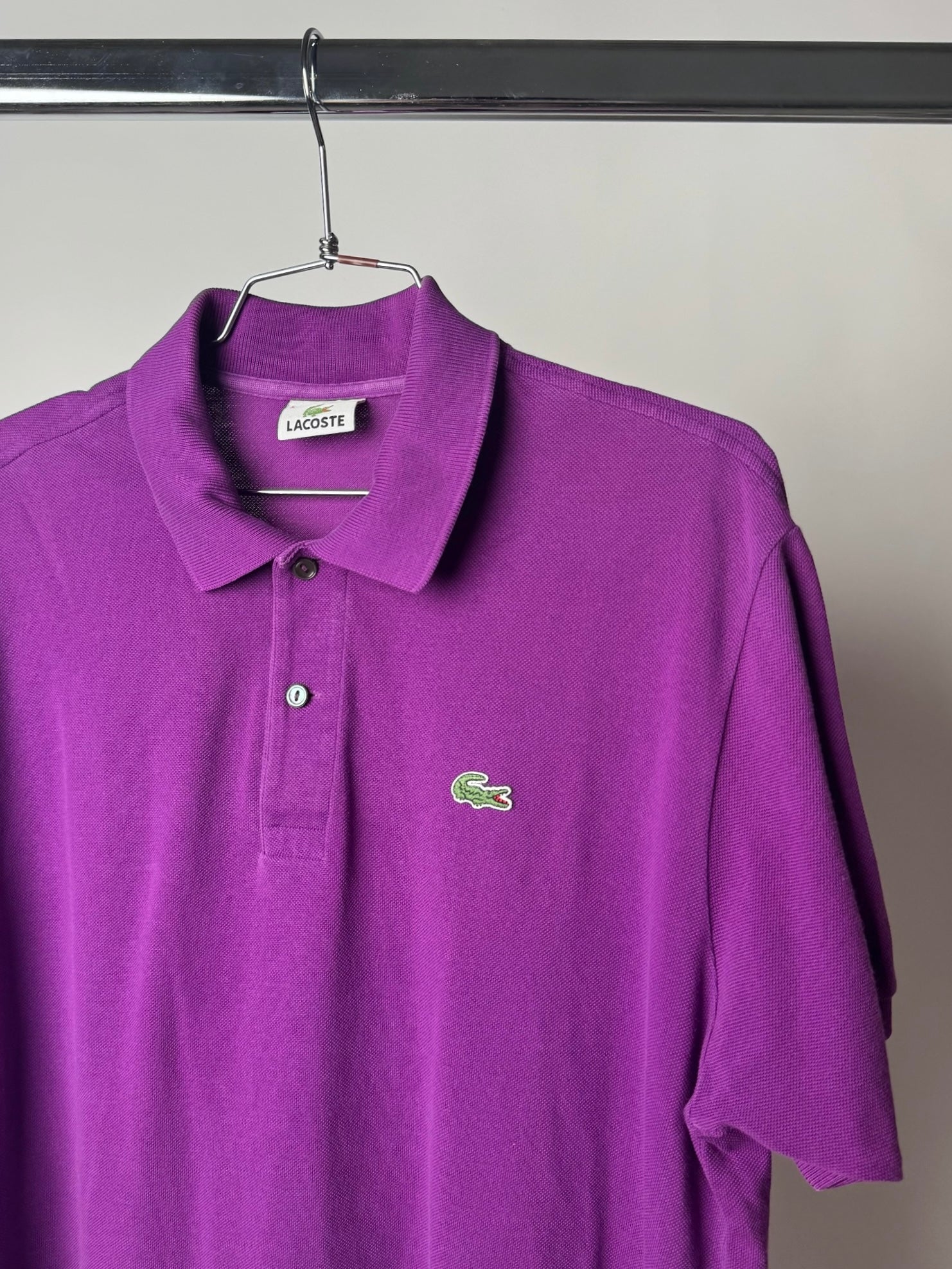 חולצת פולו מכותנה סגולה Lacoste (M-L)