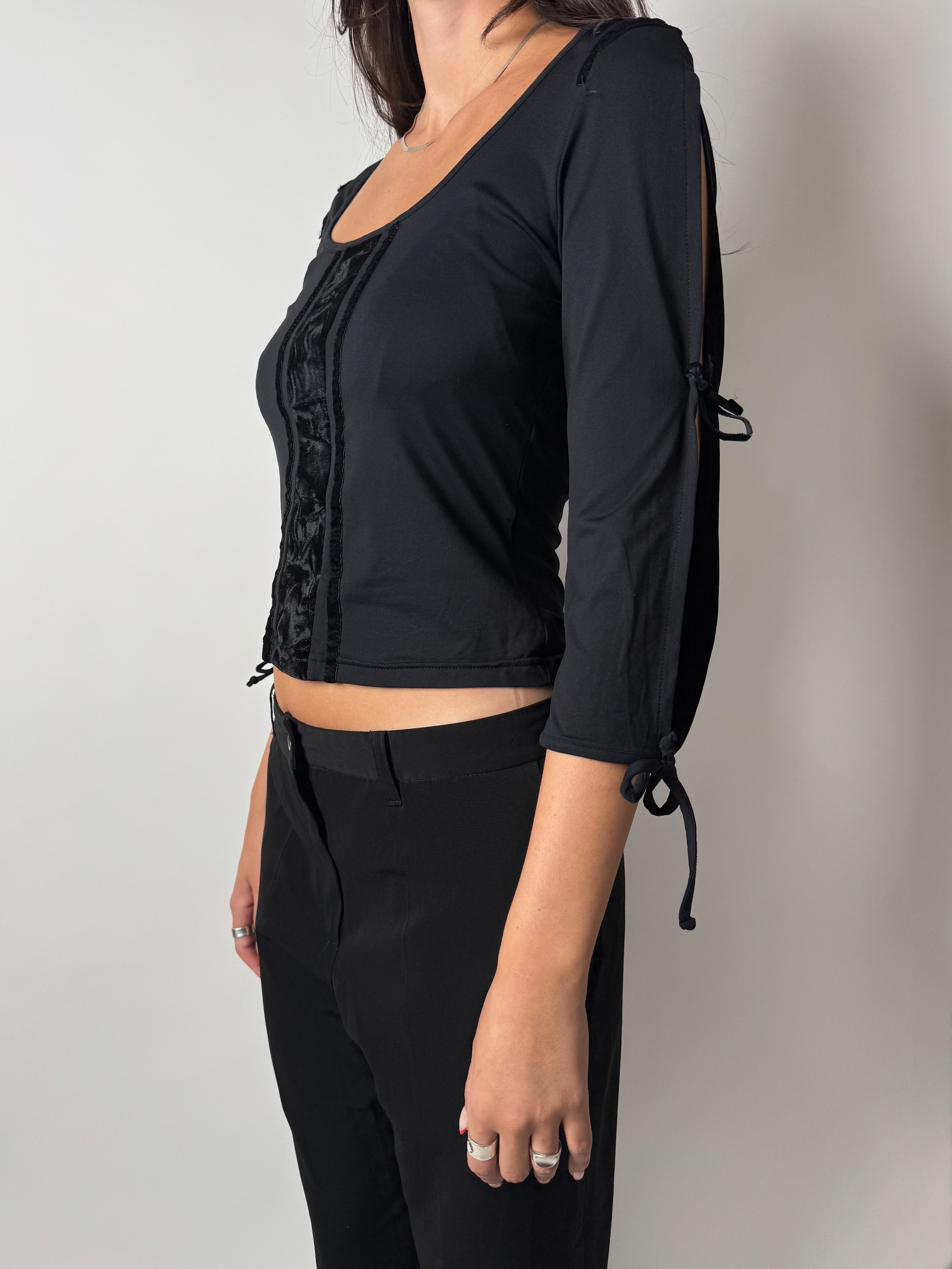 חולצה עם שרוולים פתוחים (S-M)