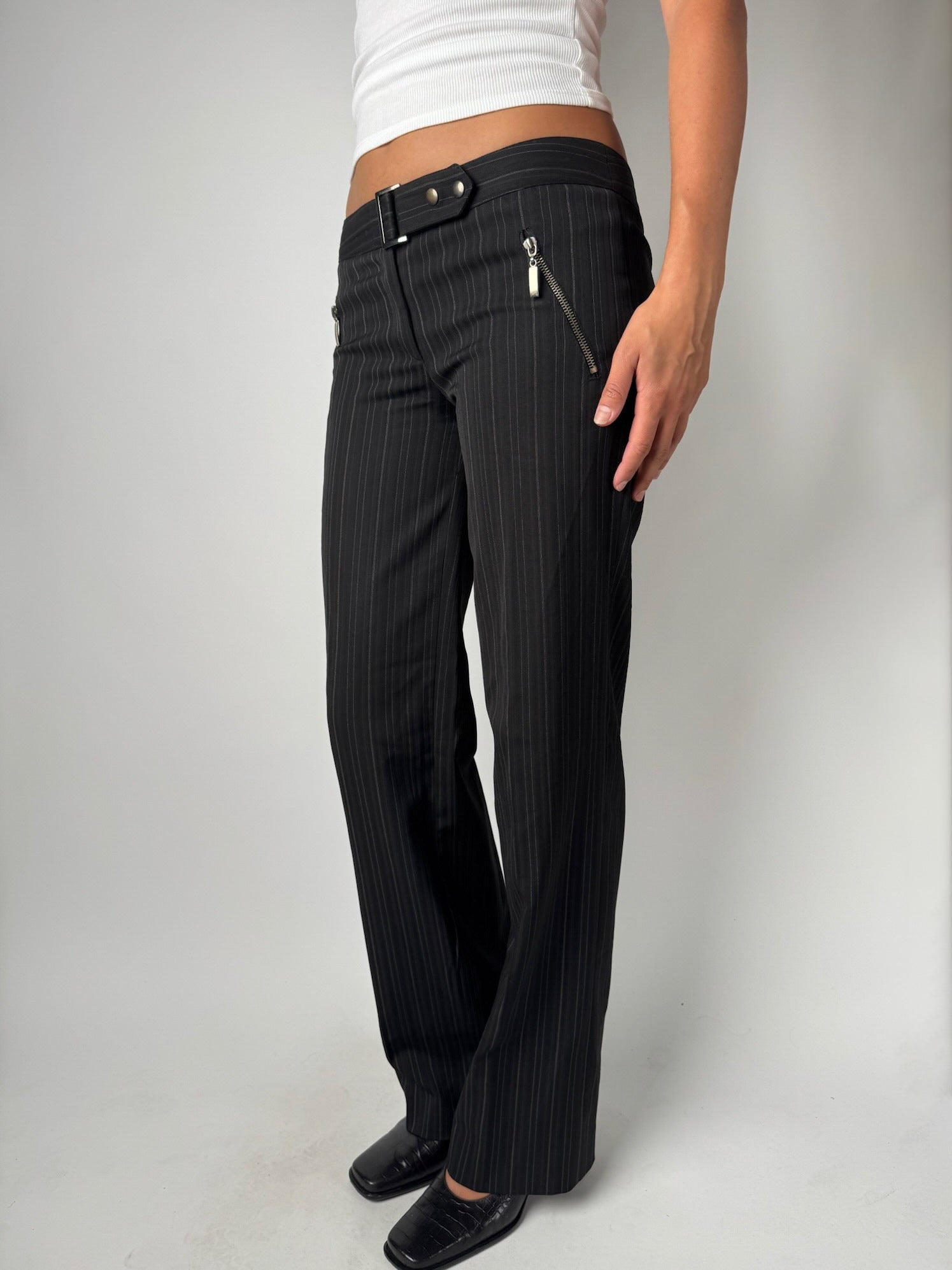 מכנסיים מחויטים פסים (40)