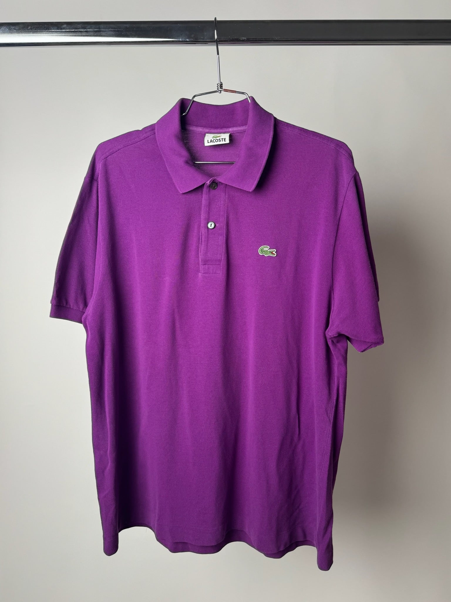 חולצת פולו מכותנה סגולה Lacoste (M-L)