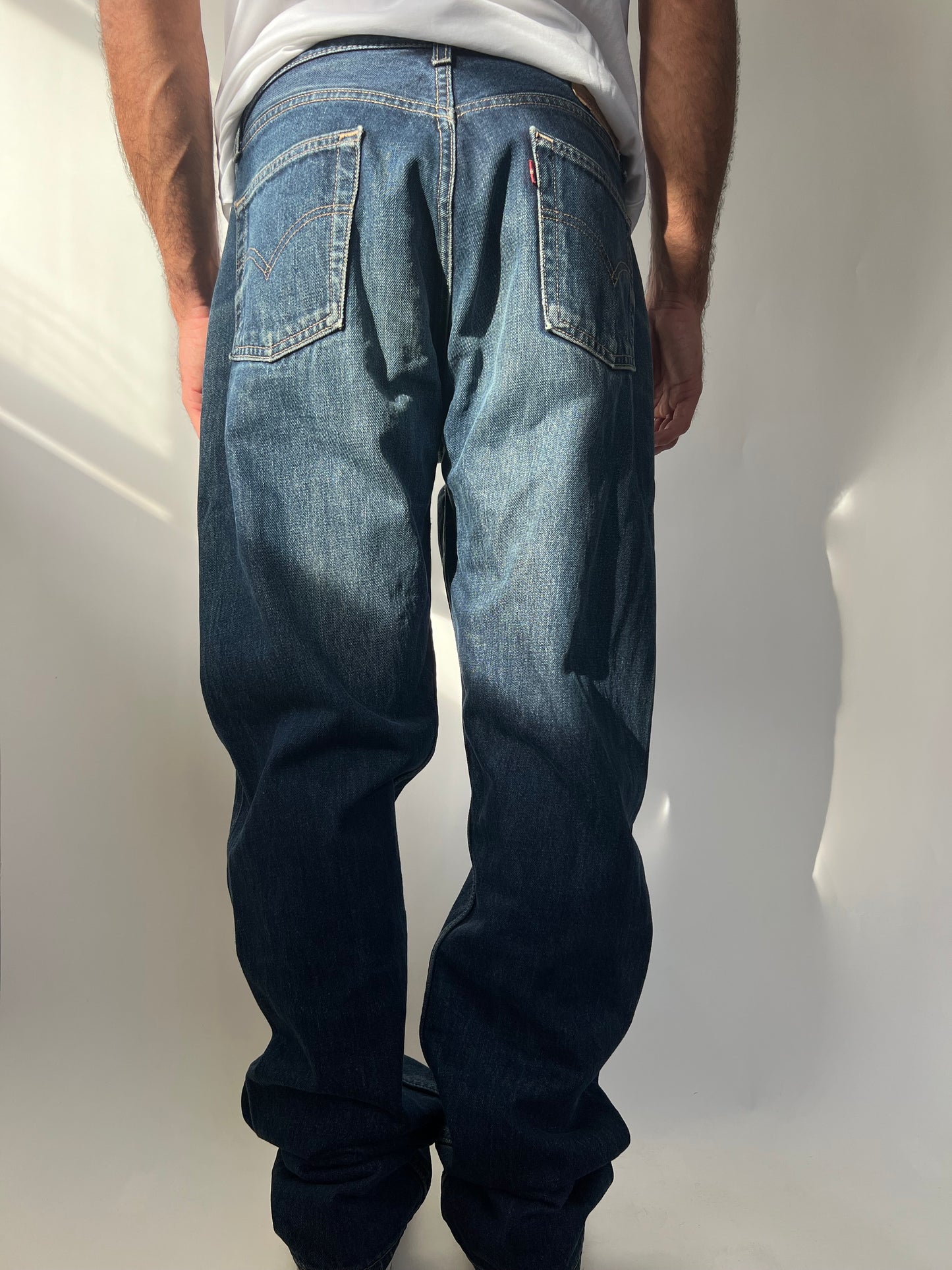 ג׳ינס כהה Levi's (43)