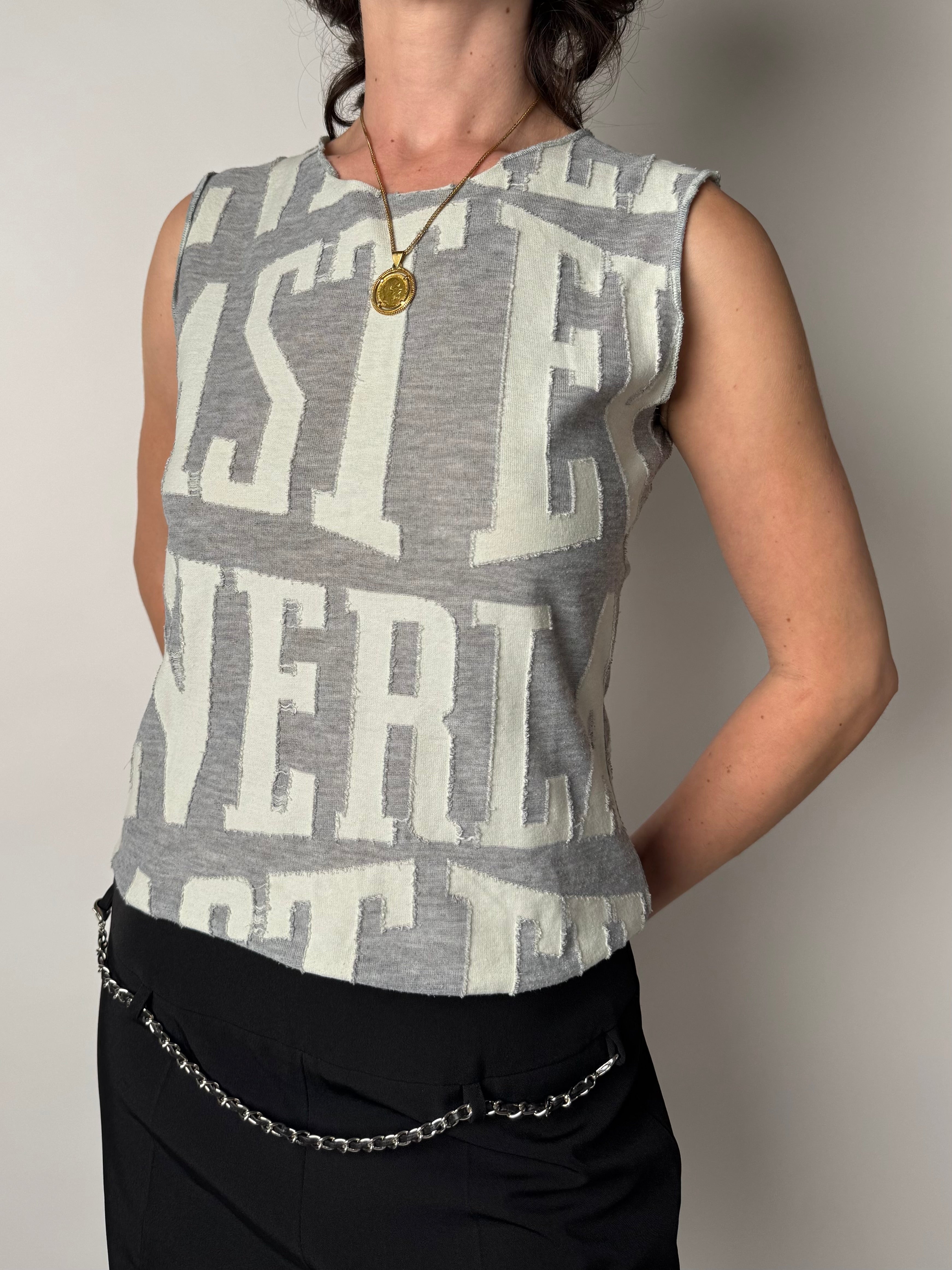 גופיה עם כיתוב EVERLAST (S)