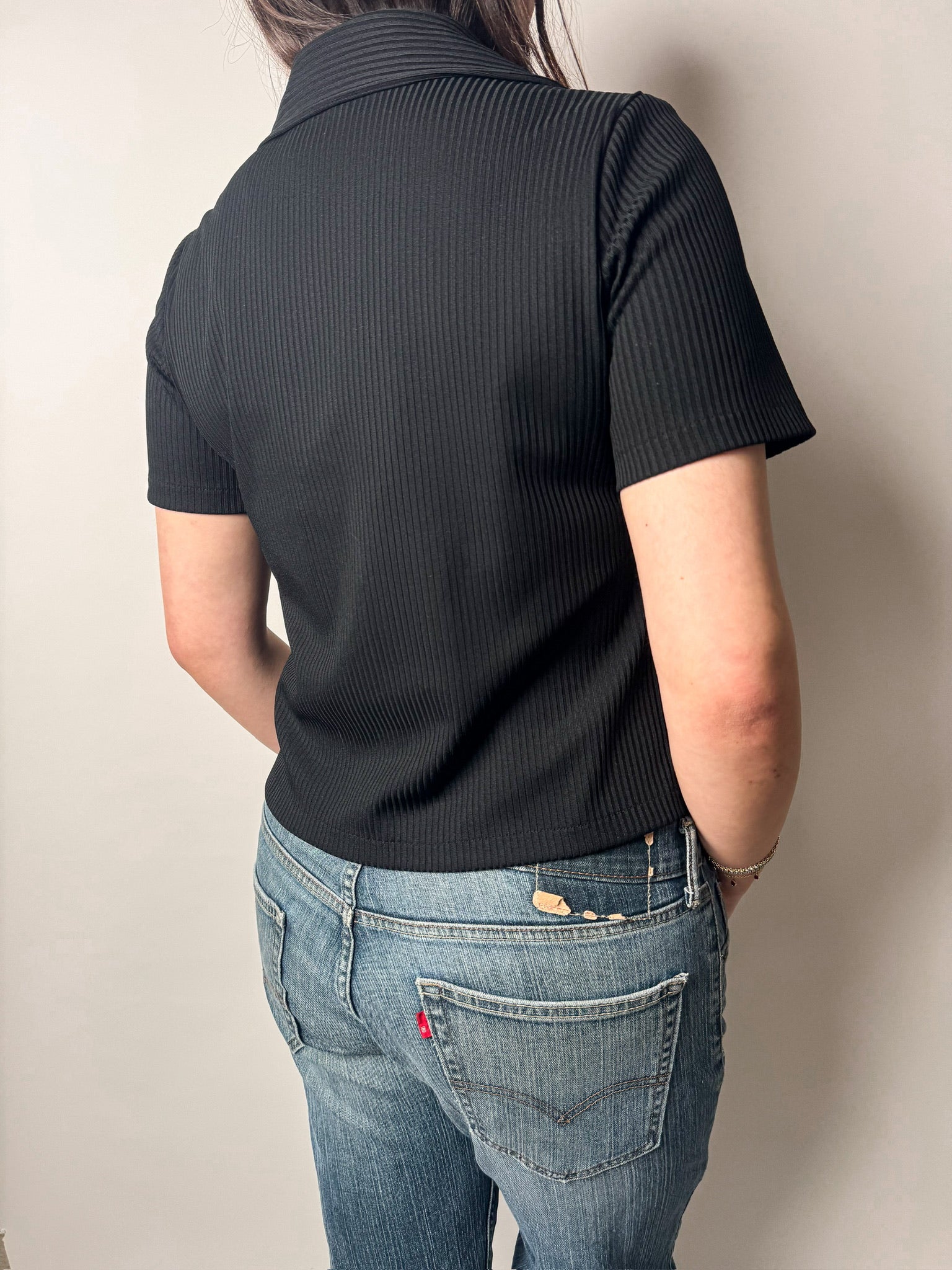 חולצה מכופתרת בטקסטורת פסים (M)